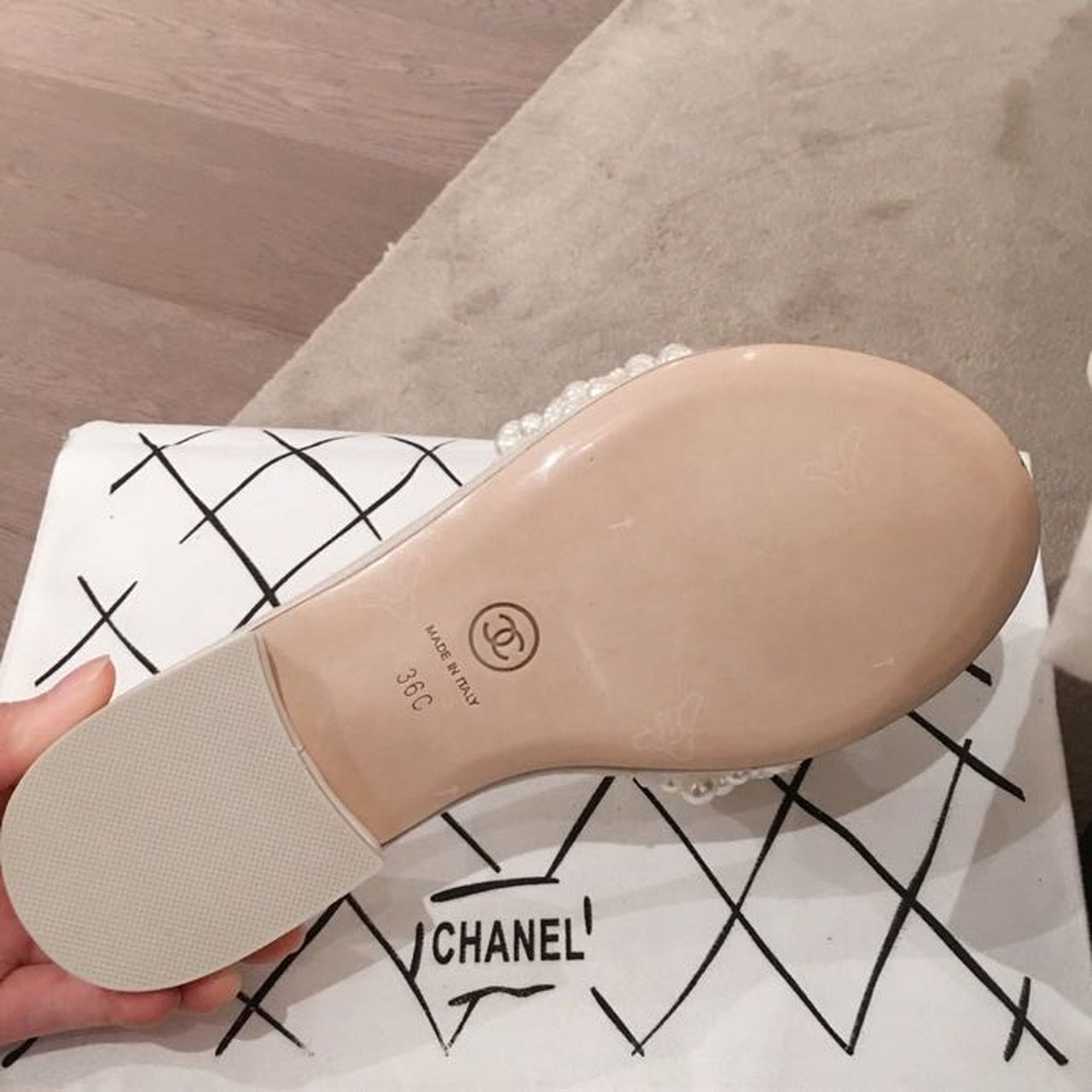 Chanel Pearl Embellished Quilted Flat Sandals Calfskin Leather Spring/Summer Collection White