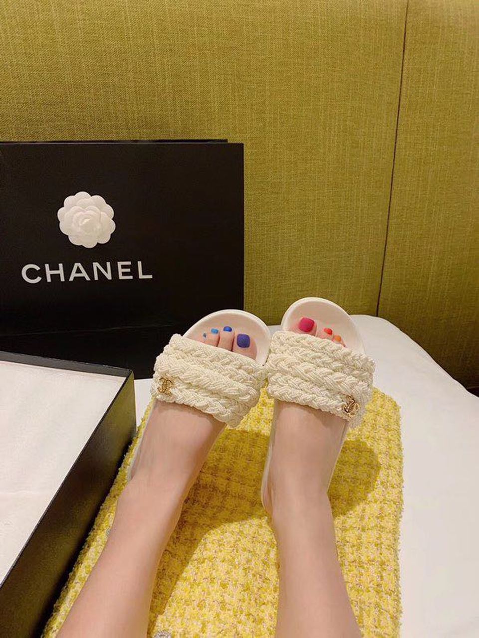 Chanel Pearl Beaded Embellished Sandals Calfskin Leather Spring/Summer Collection White