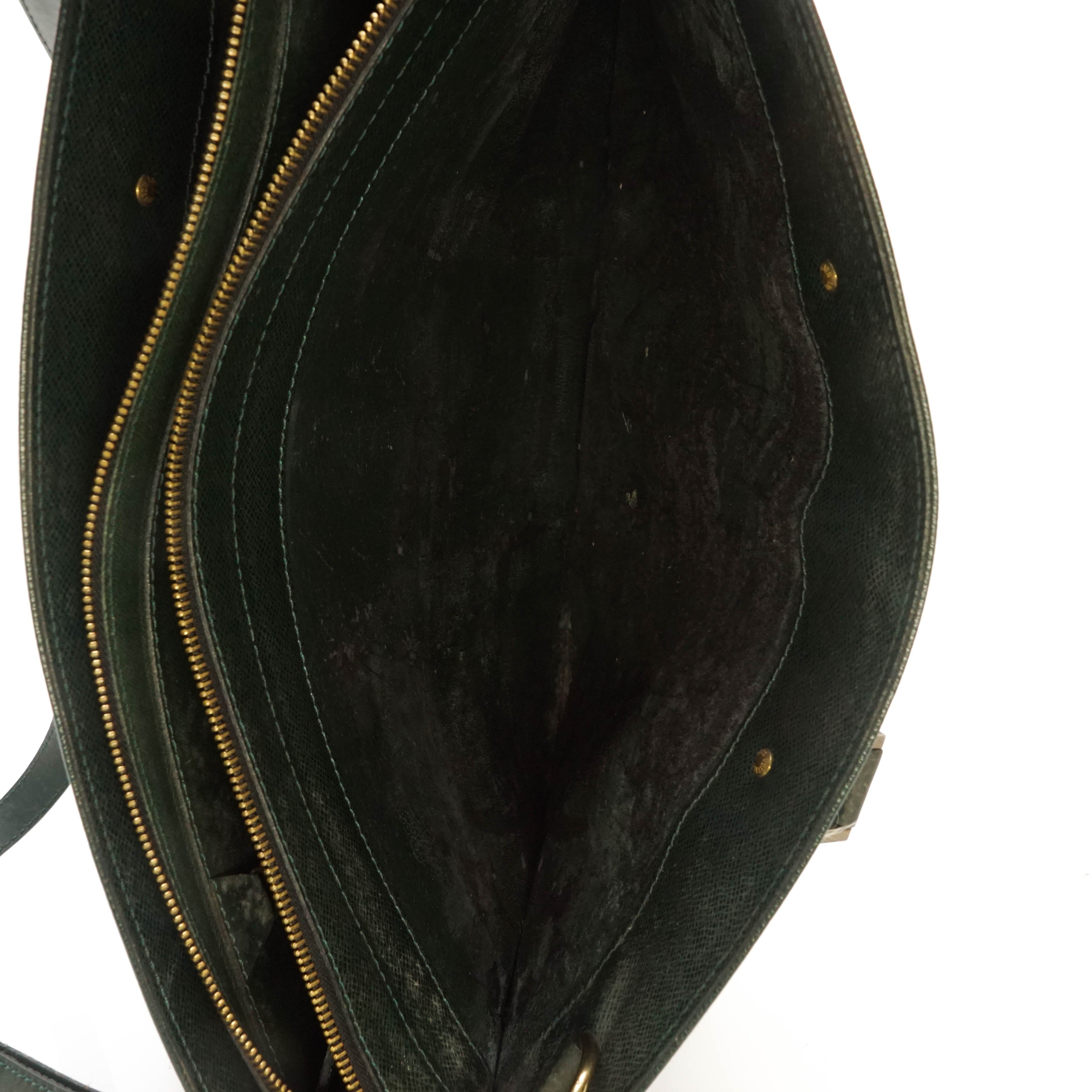 Louis Vuitton Serviette Taiga