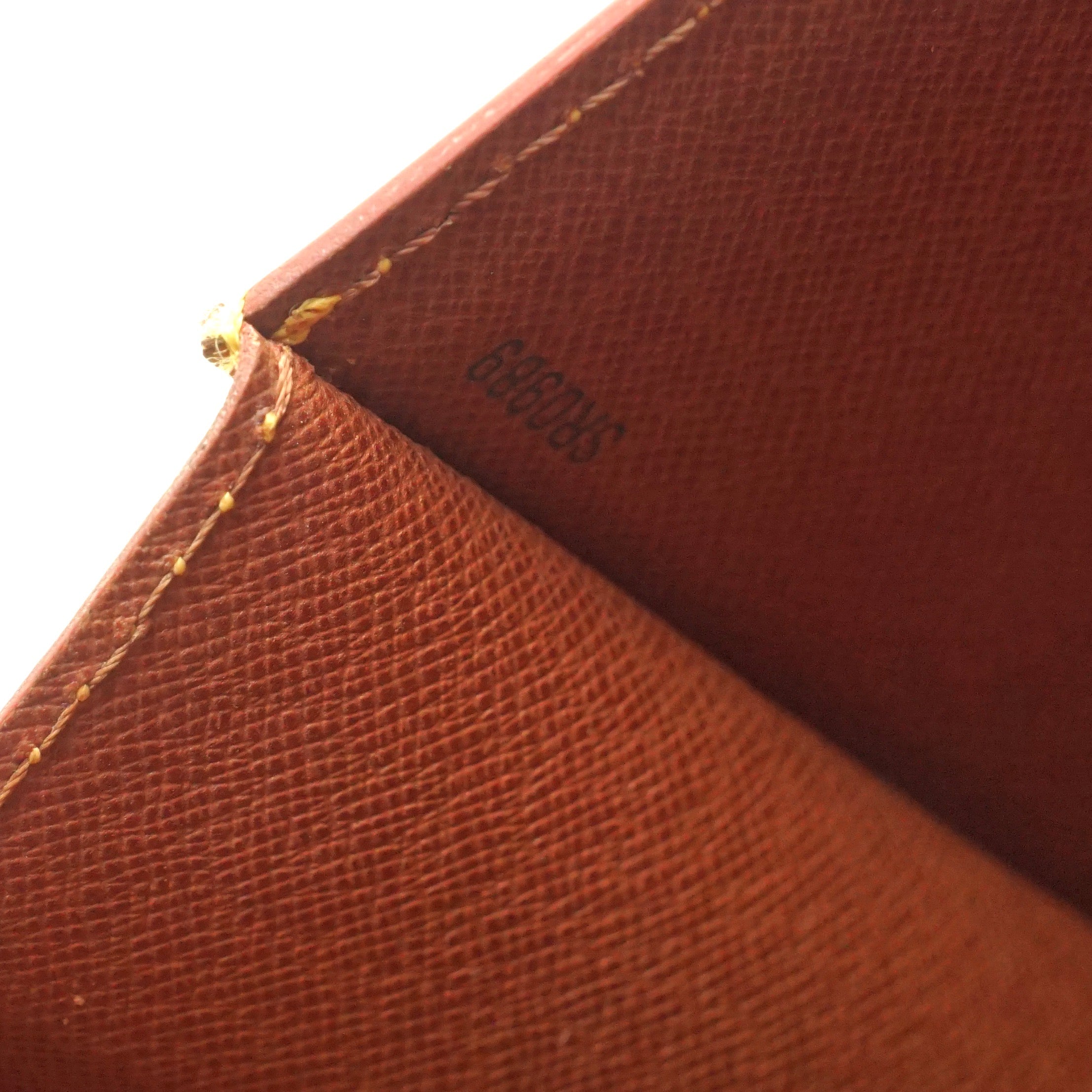 Louis Vuitton Serviette Conseiller