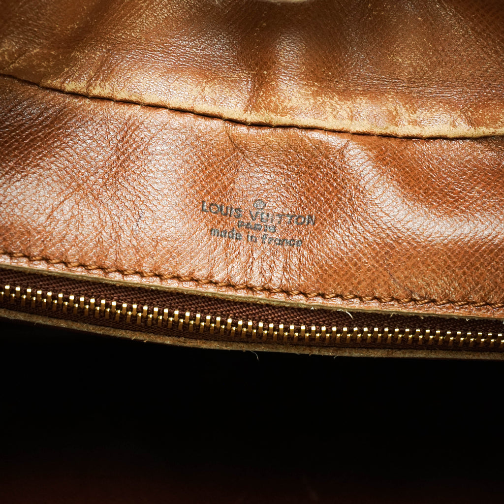 Louis Vuitton Boulogne 30 Crossbody