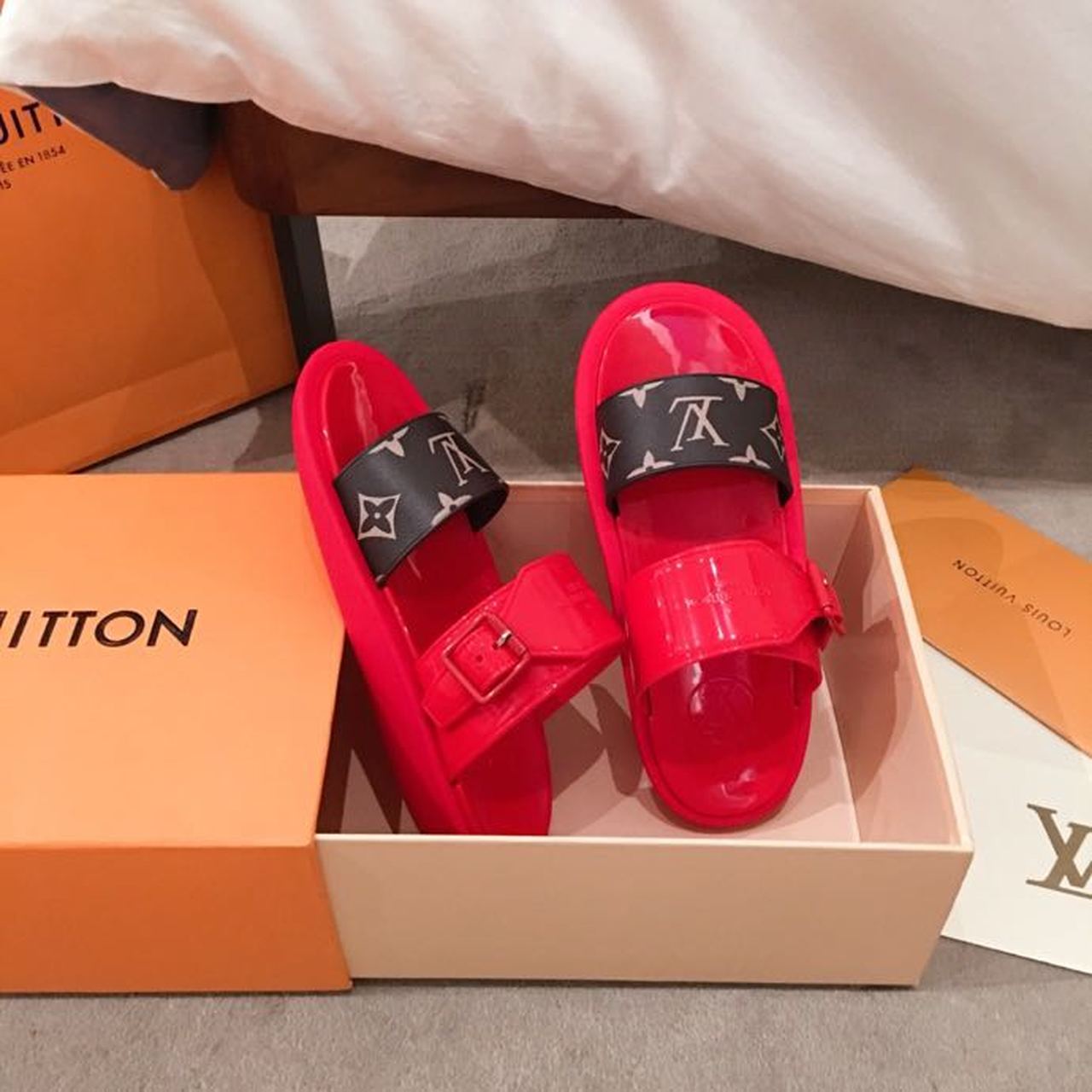 Louis Vuitton Sunbath Flat Mules PVC Spring/Summer Collection 1A66XP, Corail