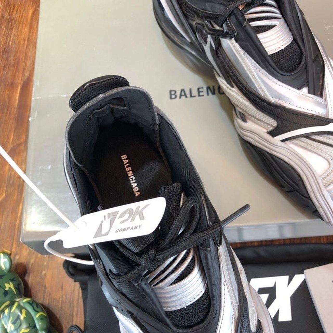 SHOES