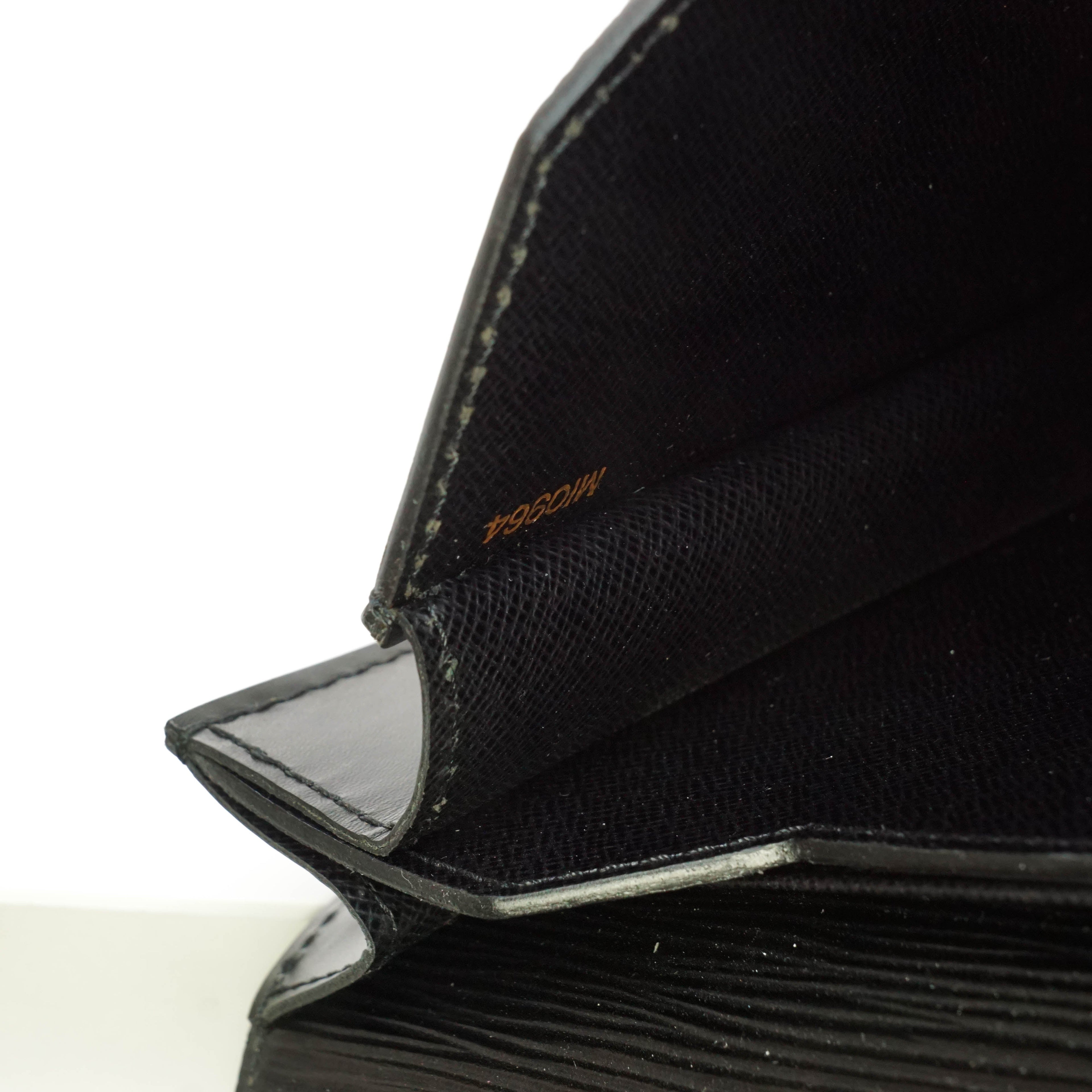 Louis Vuitton Serviette Conseiller