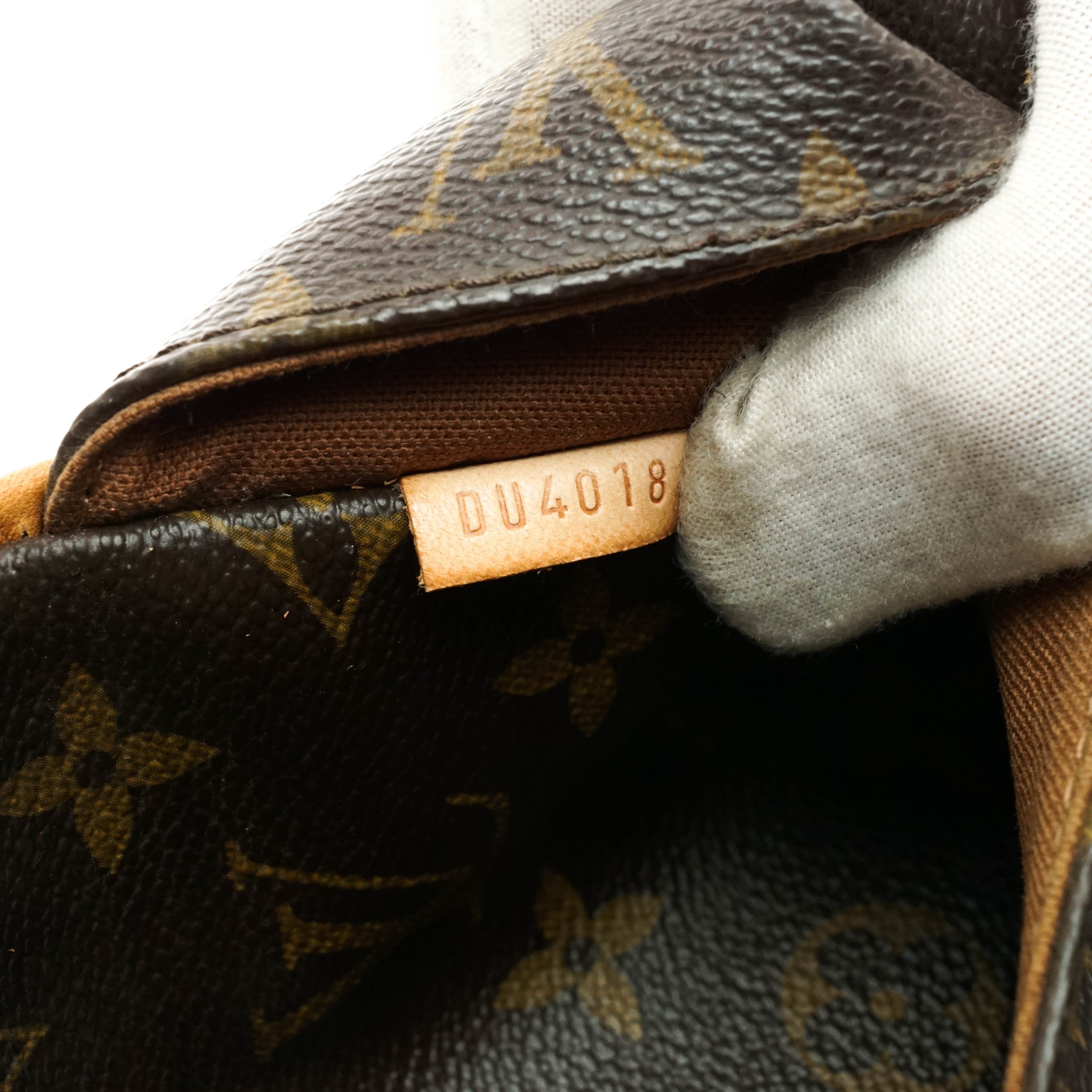 Louis Vuitton Bosphore Messenger