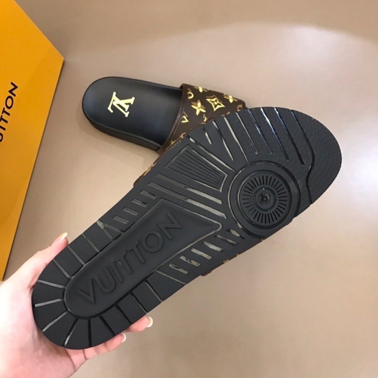 Louis Vuitton Mens Sandals Monogram Canvas Spring/Summer Collection Brown/Yellow