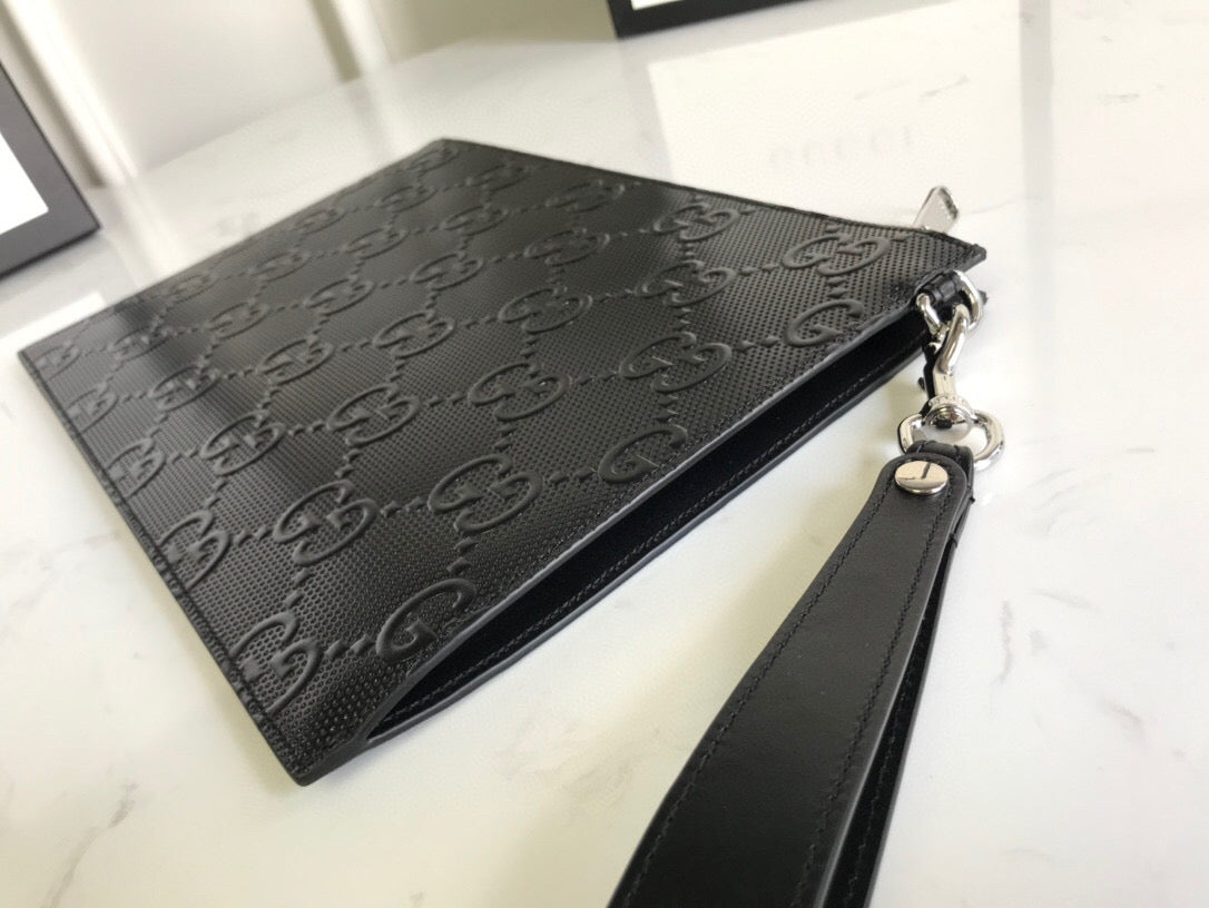 Gucci Supreme Pouch 31cm Black