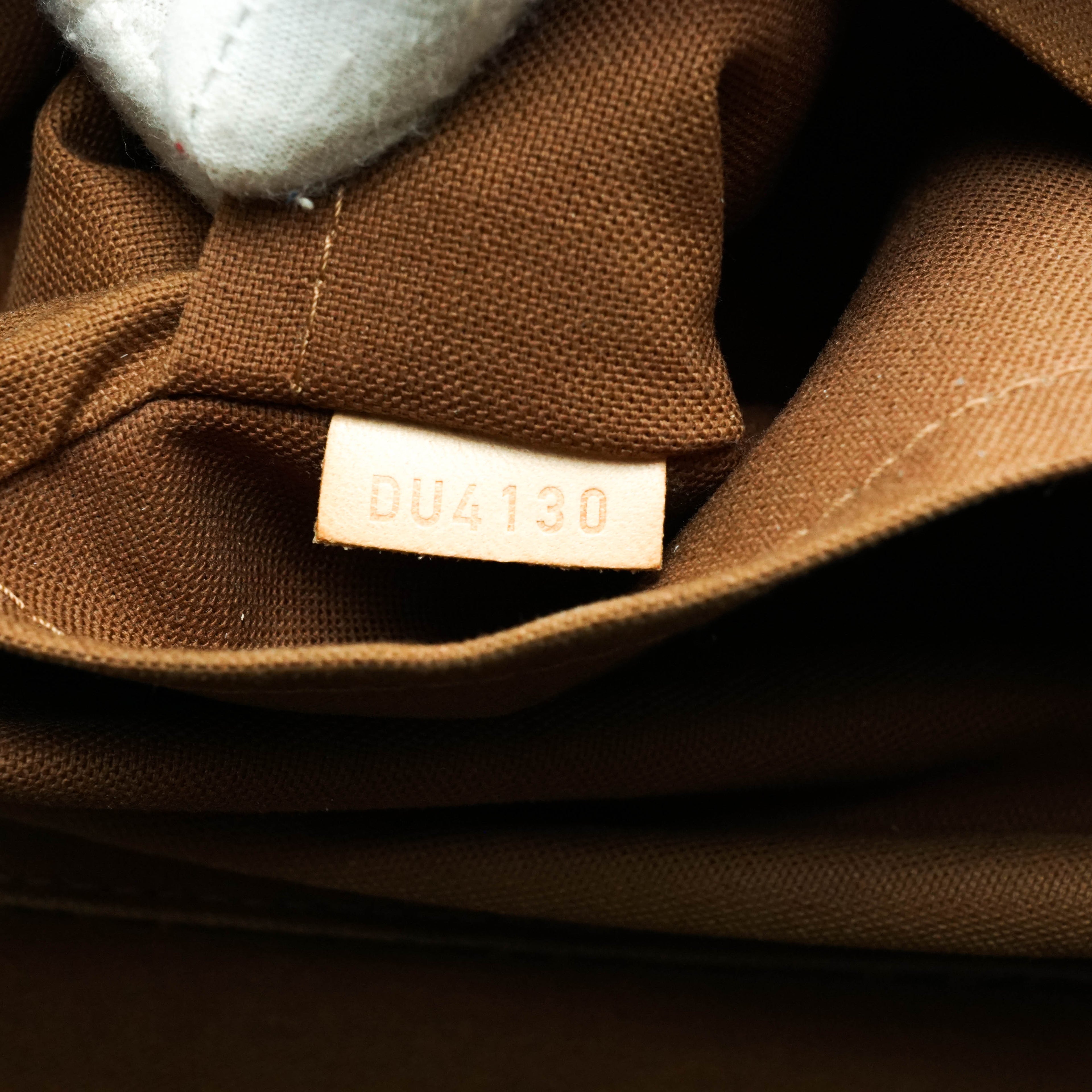 Louis Vuitton Beaubourg Messenger