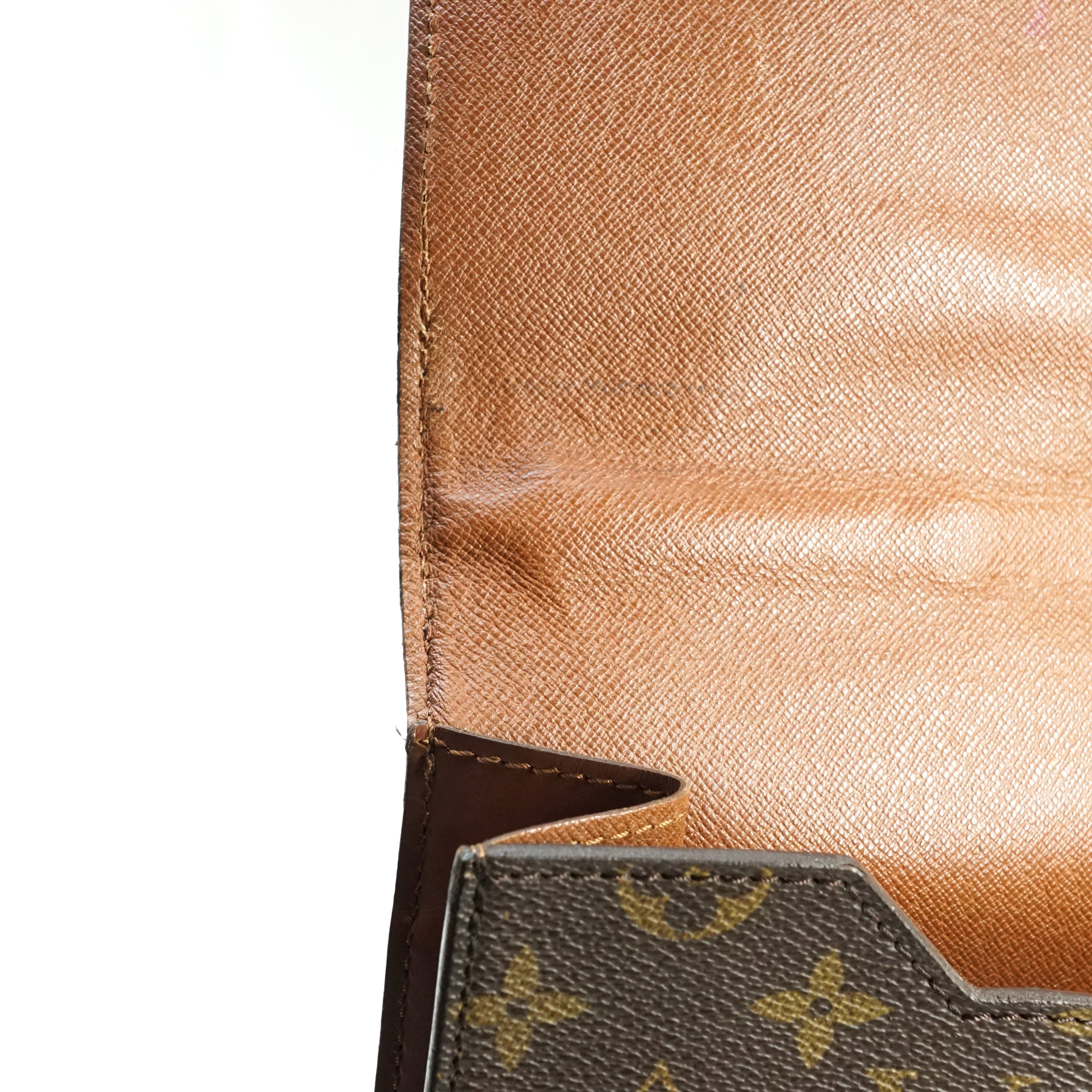 Louis Vuitton Serviette Conseiller