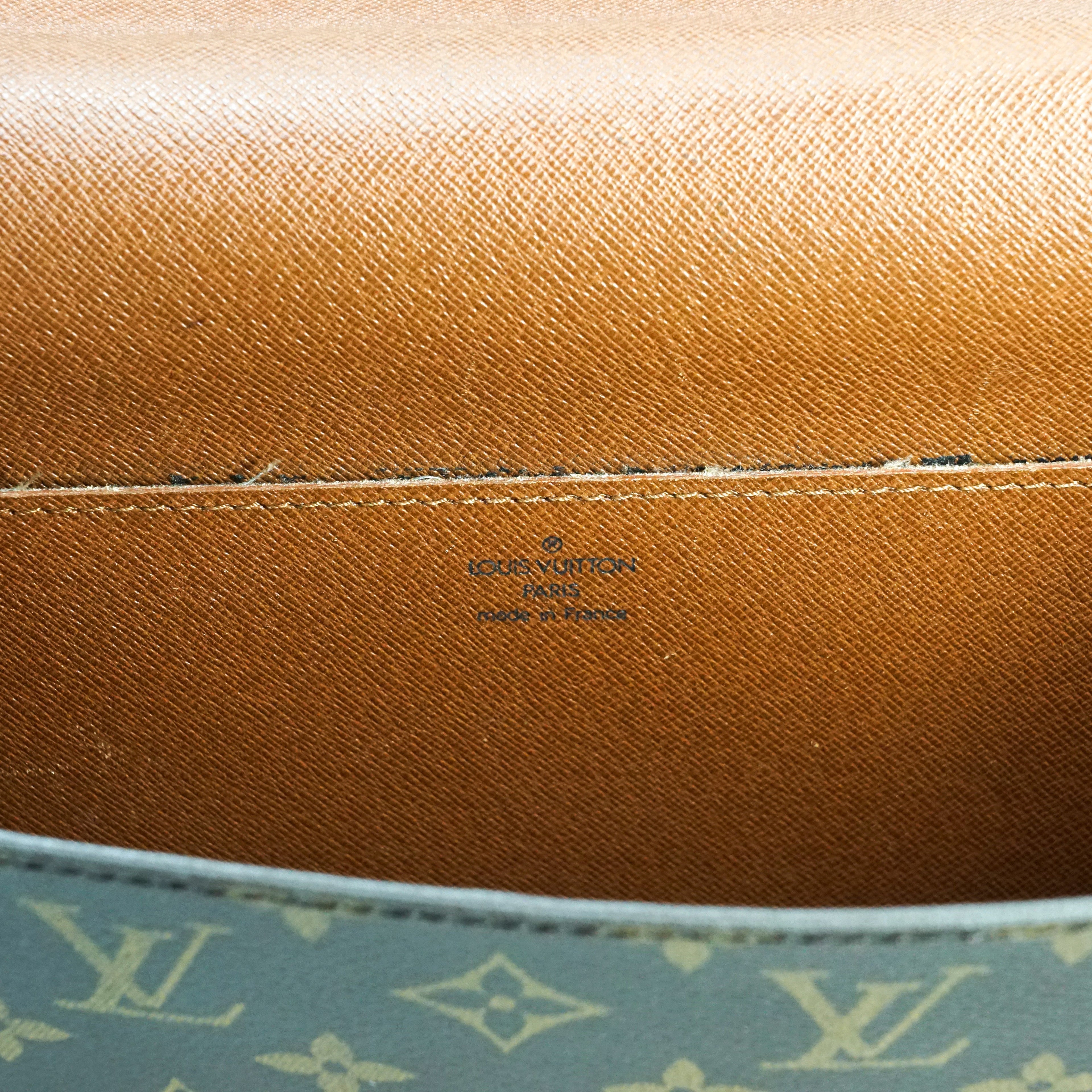 Louis Vuitton Serviette Conseiller