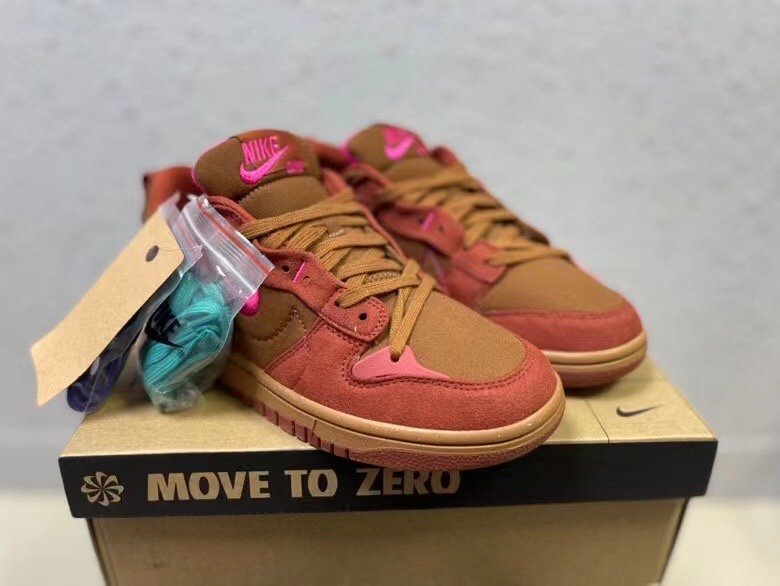 Nike Wmns Dunk Low Disrupt 2 Desert Bronze