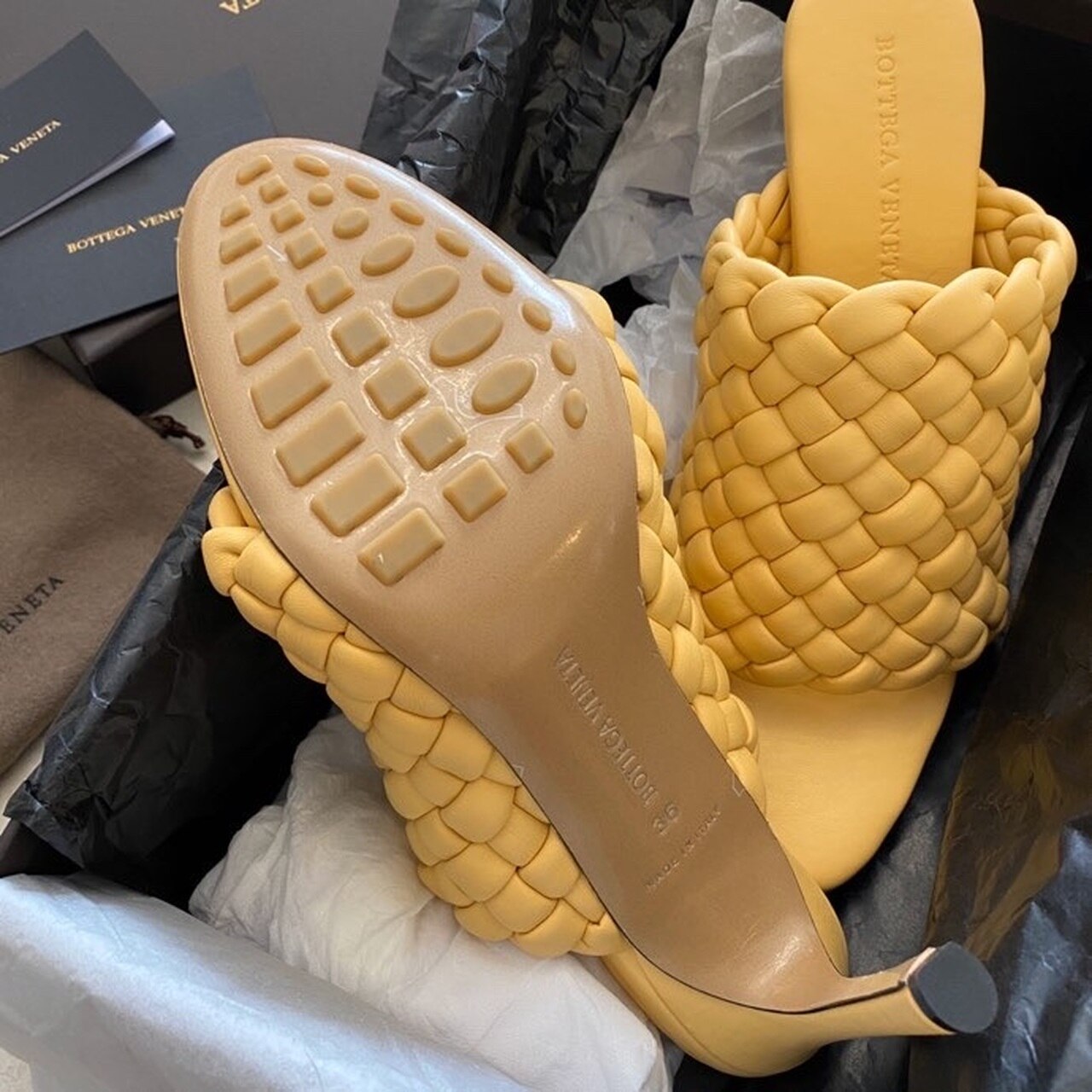 Bottega Veneta Curve Mules 9.5cm Heel Lambskin Leather Spring/Summer 2020 Collection, Saffron