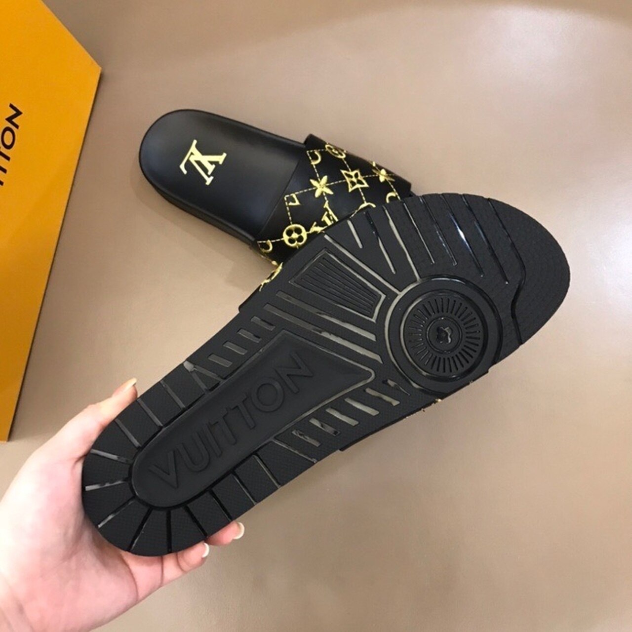 Louis Vuitton Mens Sandals Monogram Canvas Spring/Summer Collection Black/Yellow