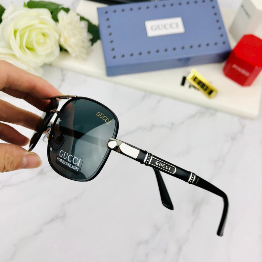 Gucci Navigator Frame Sunglasses