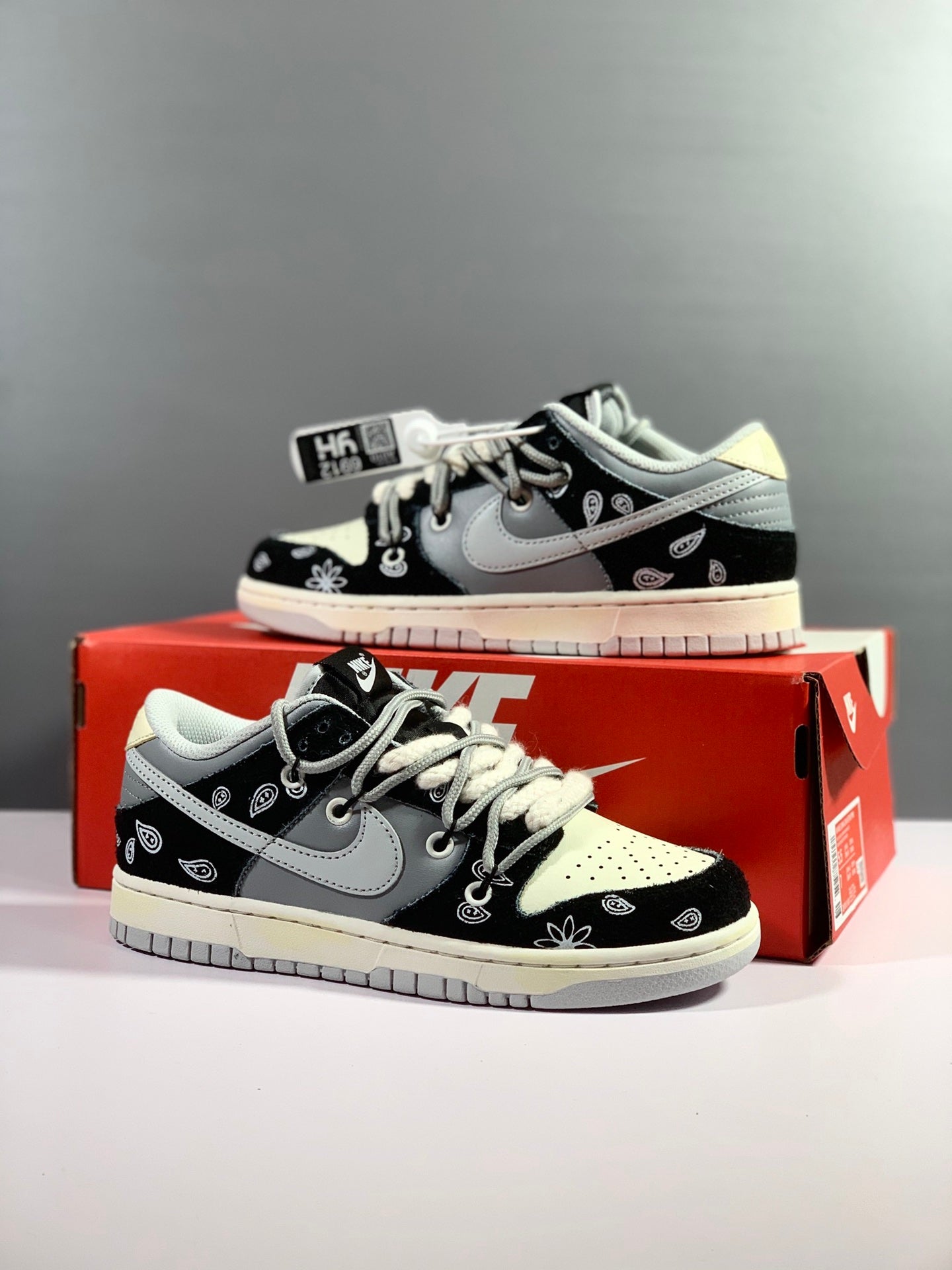 Nike SB Dunk Low Top