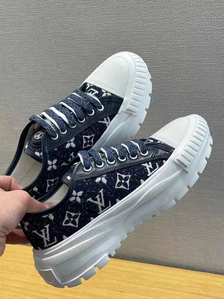 Louis Vuitton Squad Sneaker