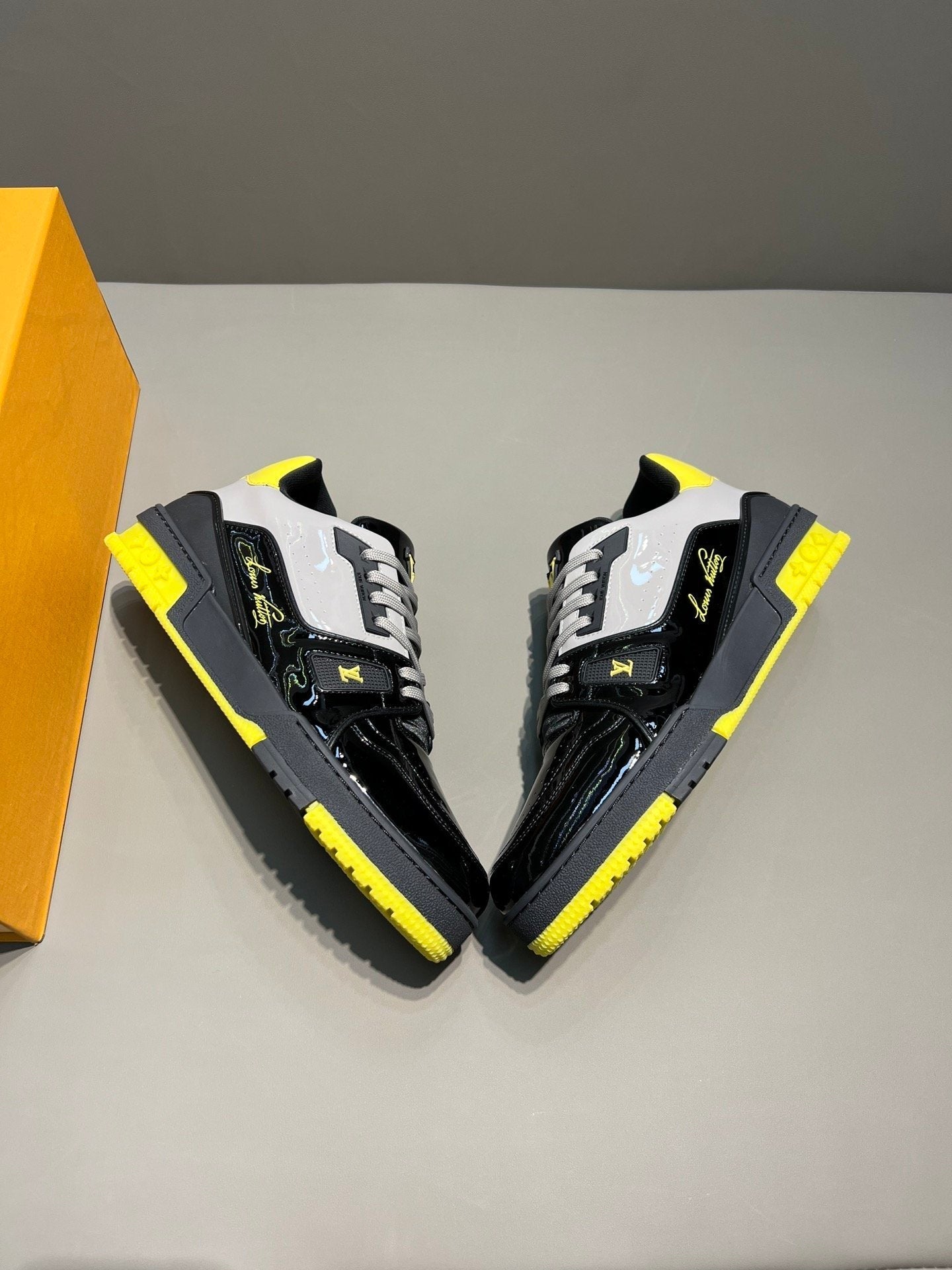 Louis Vuitton Trainer Sneaker