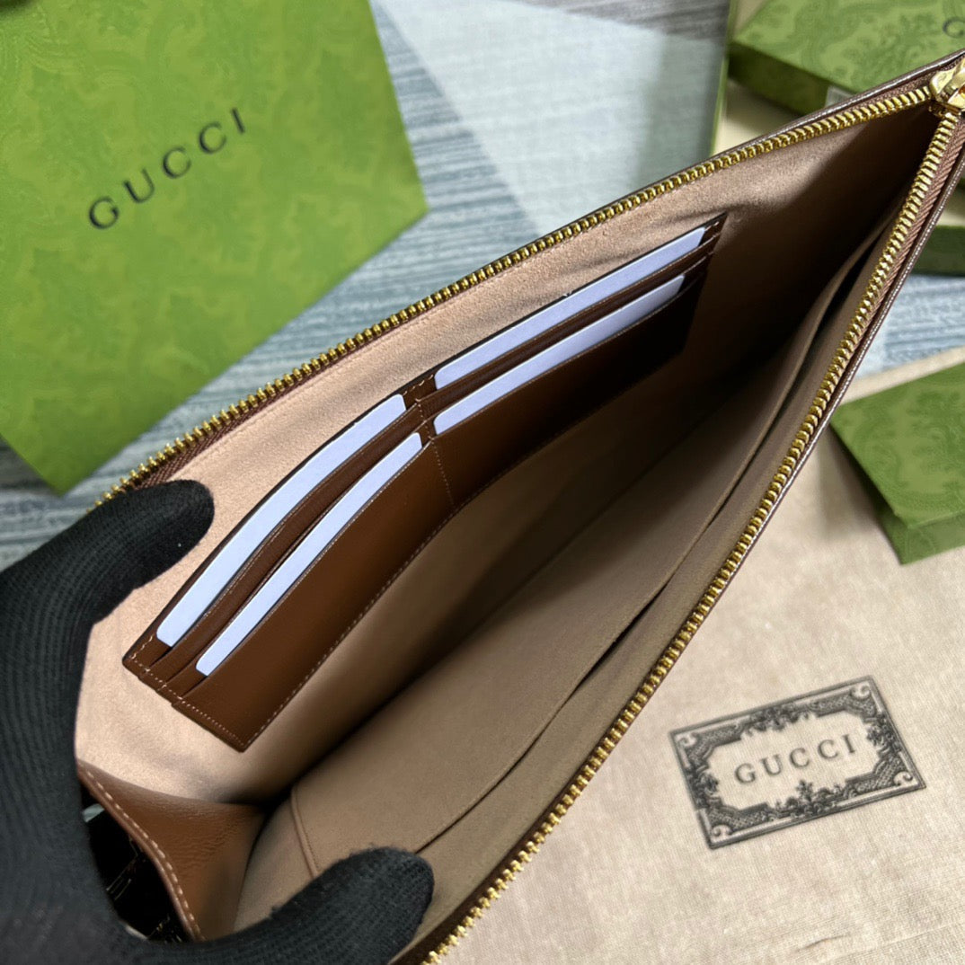 Gucci Neo Vintage GG Supreme Pouch 31cm
