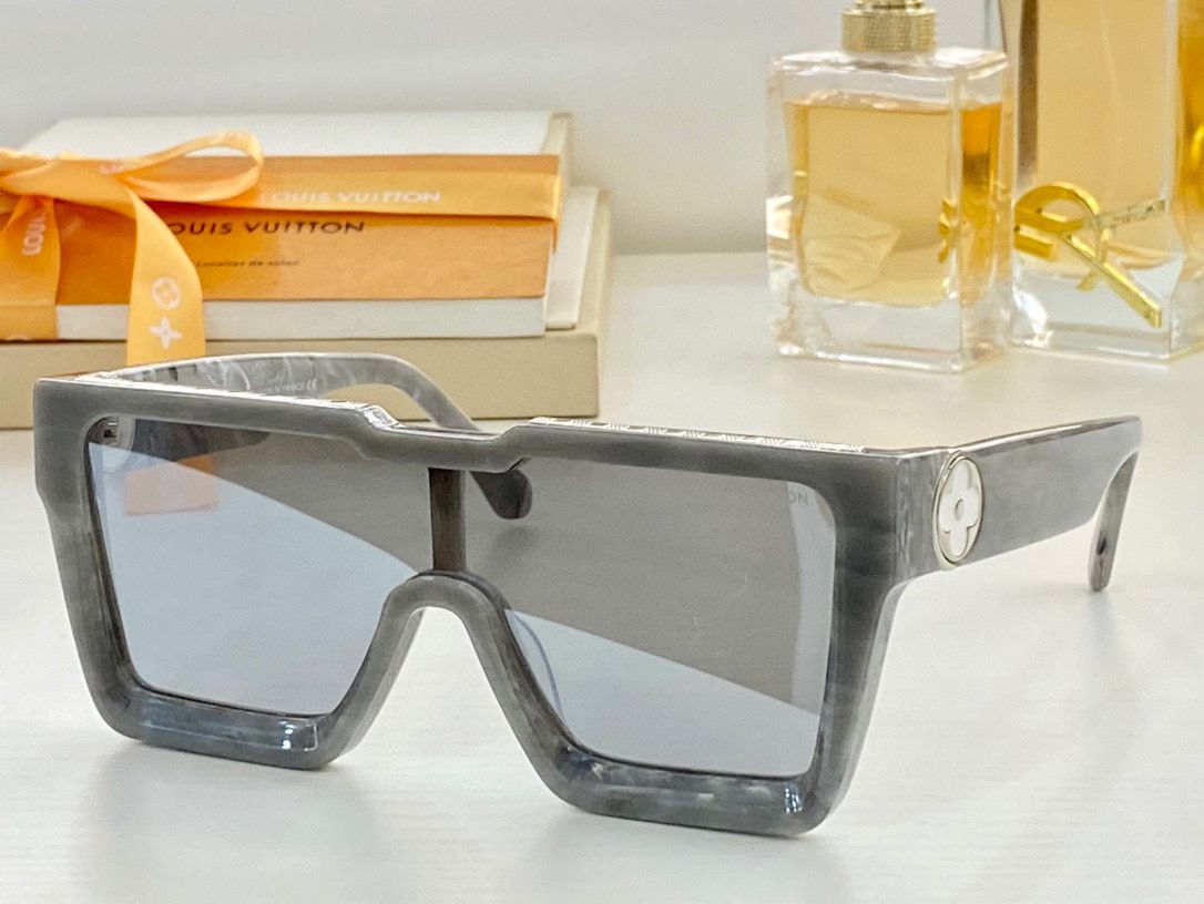 Louis Vuitton Grease Mask Sunglasses
