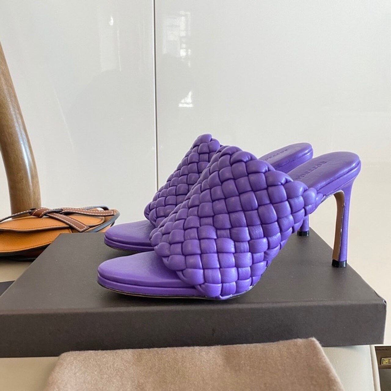 Bottega Veneta Curve Mules 9.5cm Heel Lambskin Leather Spring/Summer 2020 Collection, Purple