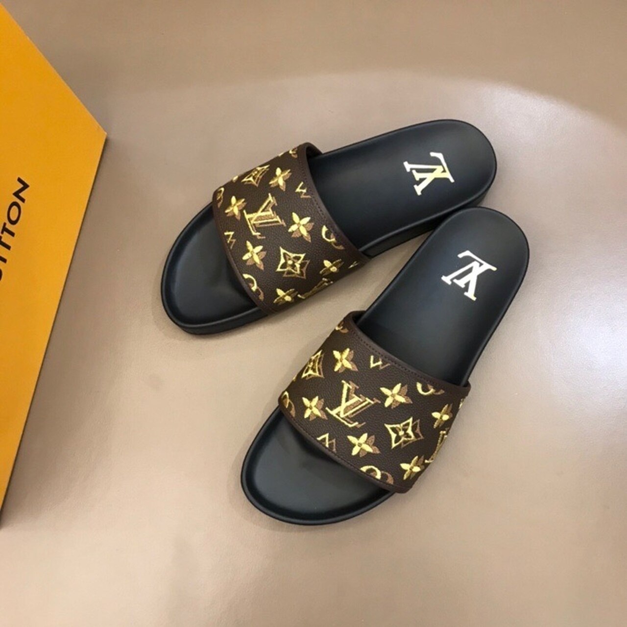 Louis Vuitton Mens Sandals Monogram Canvas Spring/Summer Collection Brown/Yellow