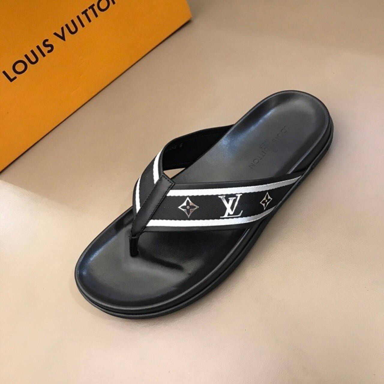 Louis Vuitton Thong Mules Mens Sandals Spring/Summer Collection Black/Silver