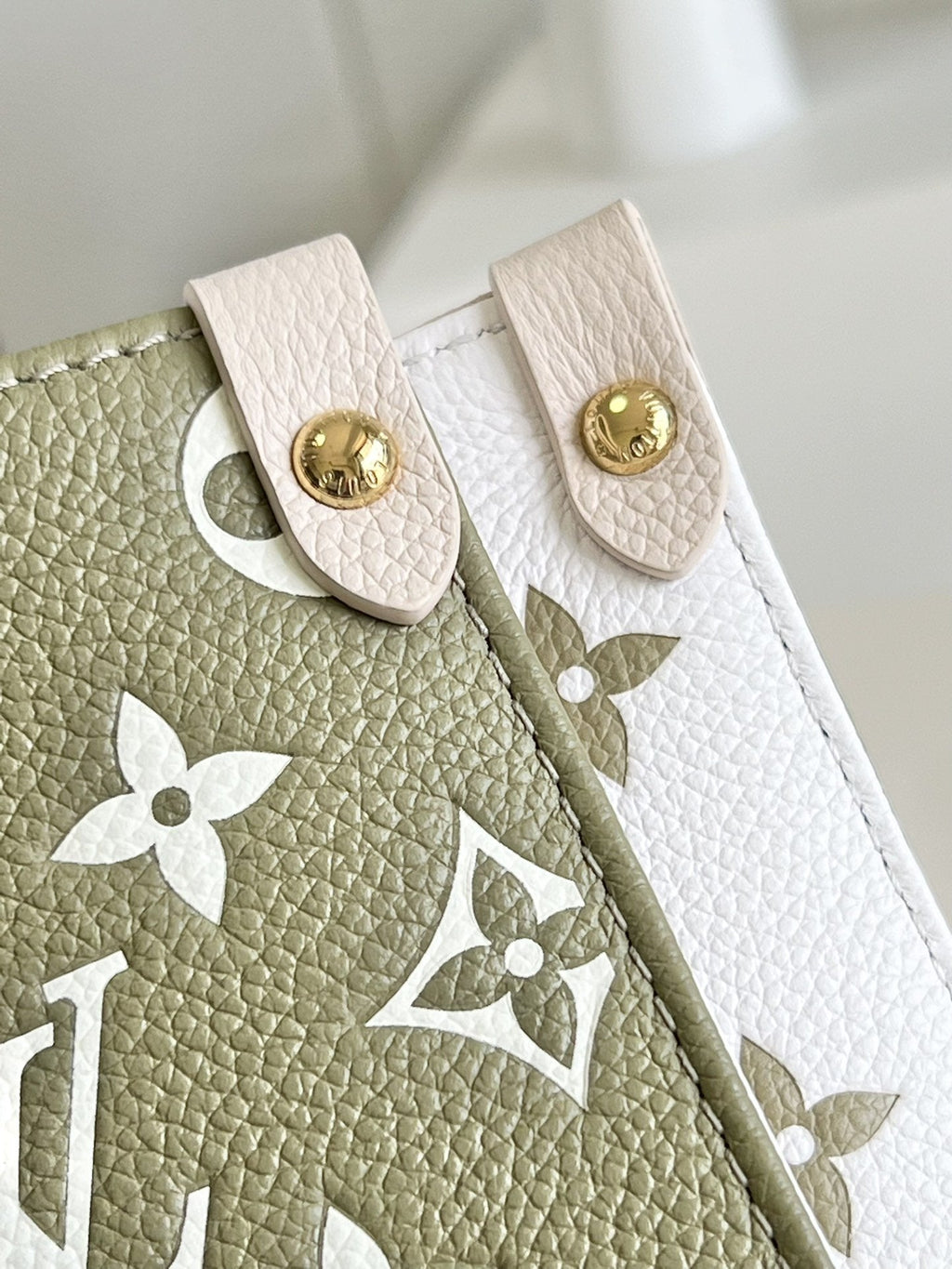 Louis Vuitton Onthego MM Tote Bag Khaki Green For Women 35cm LV M46060