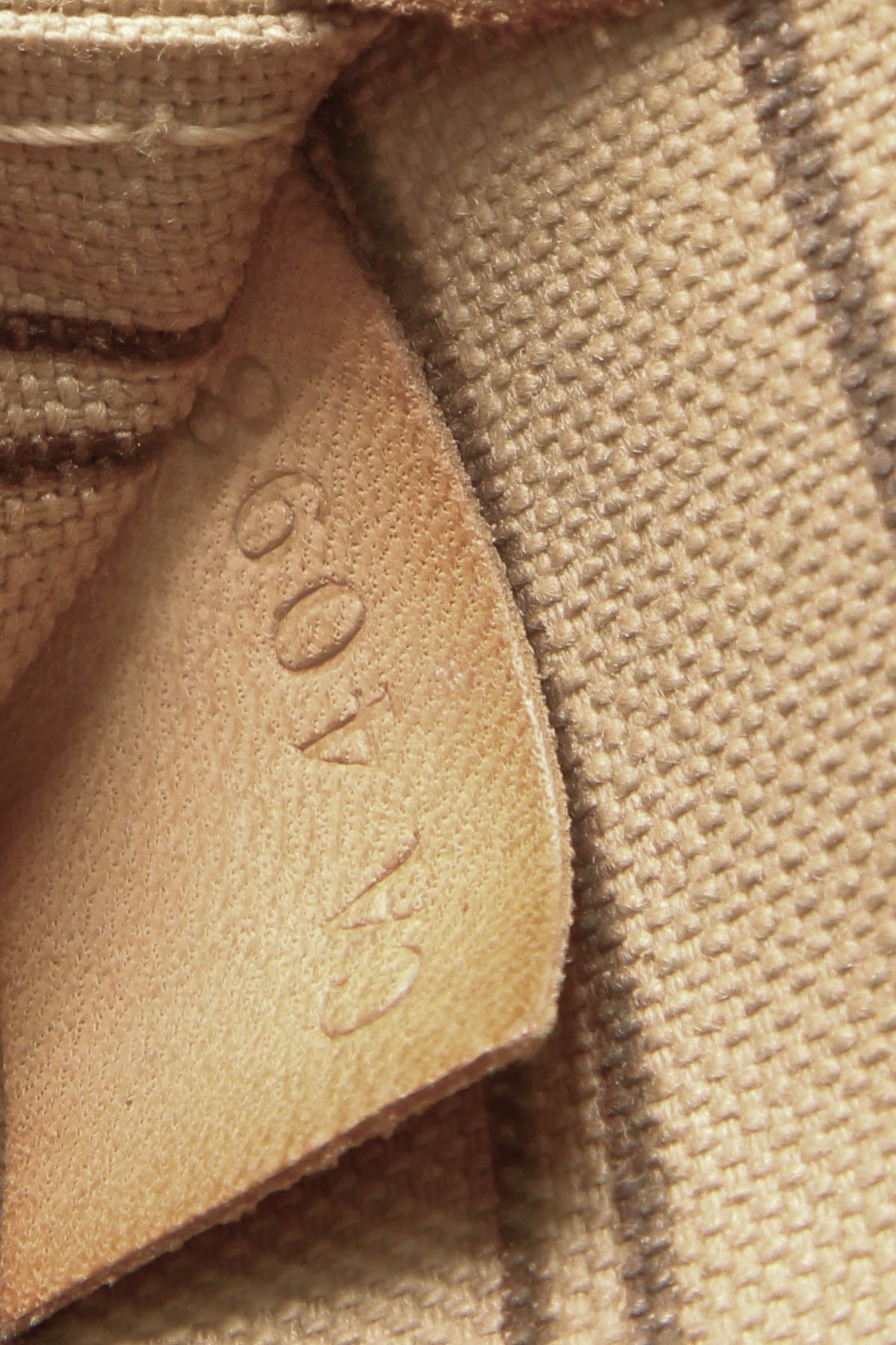 Neverfull MM Tote Bag - Monogram