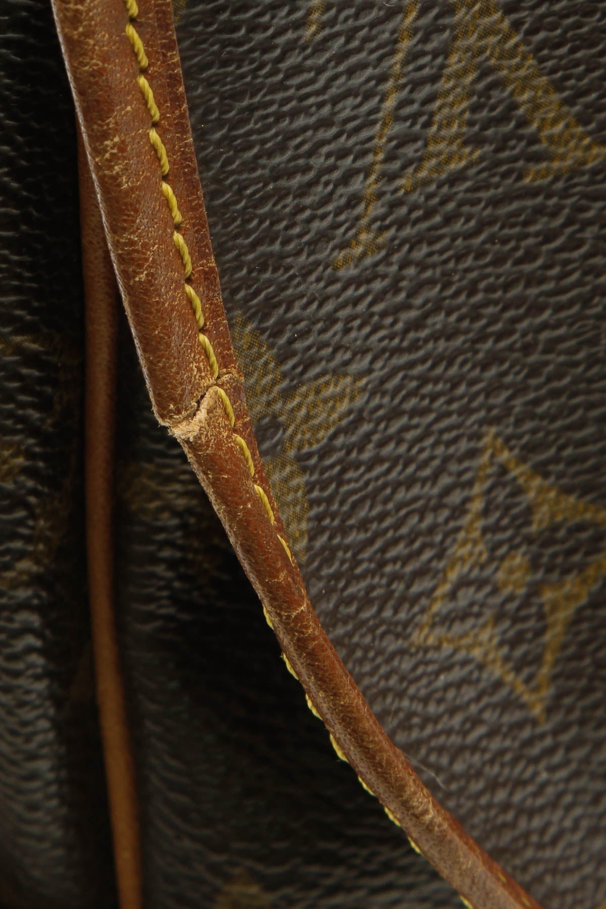 Saumur 30 Messenger Bag - Monogram