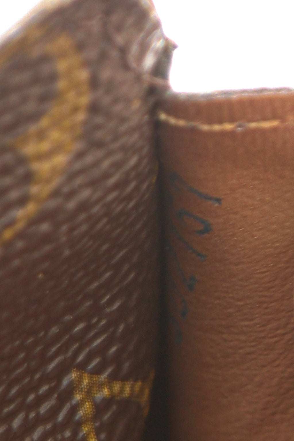 Sarah Wallet - Monogram