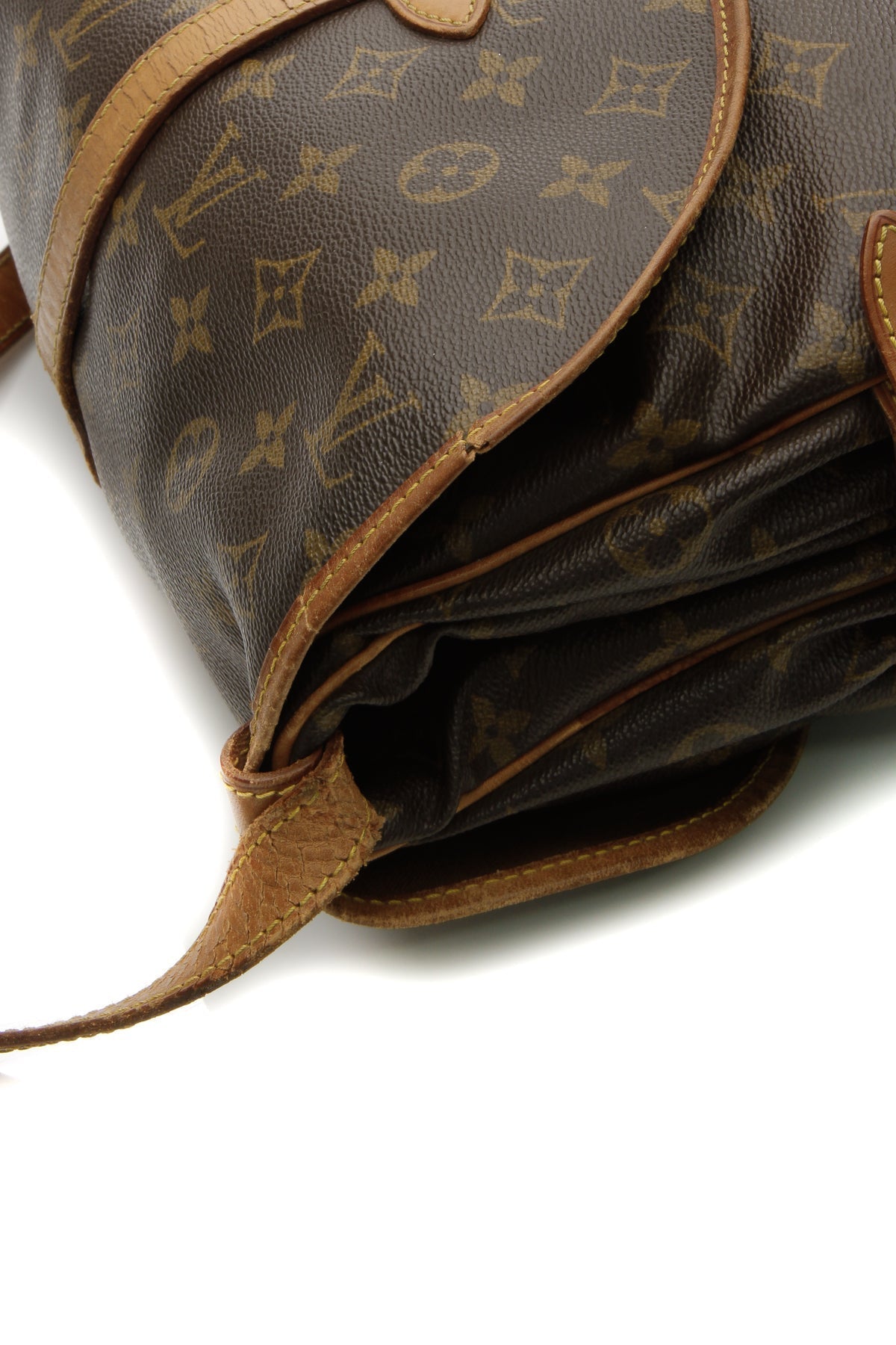 Vintage Saumur 30 Messenger Bag - Monogram
