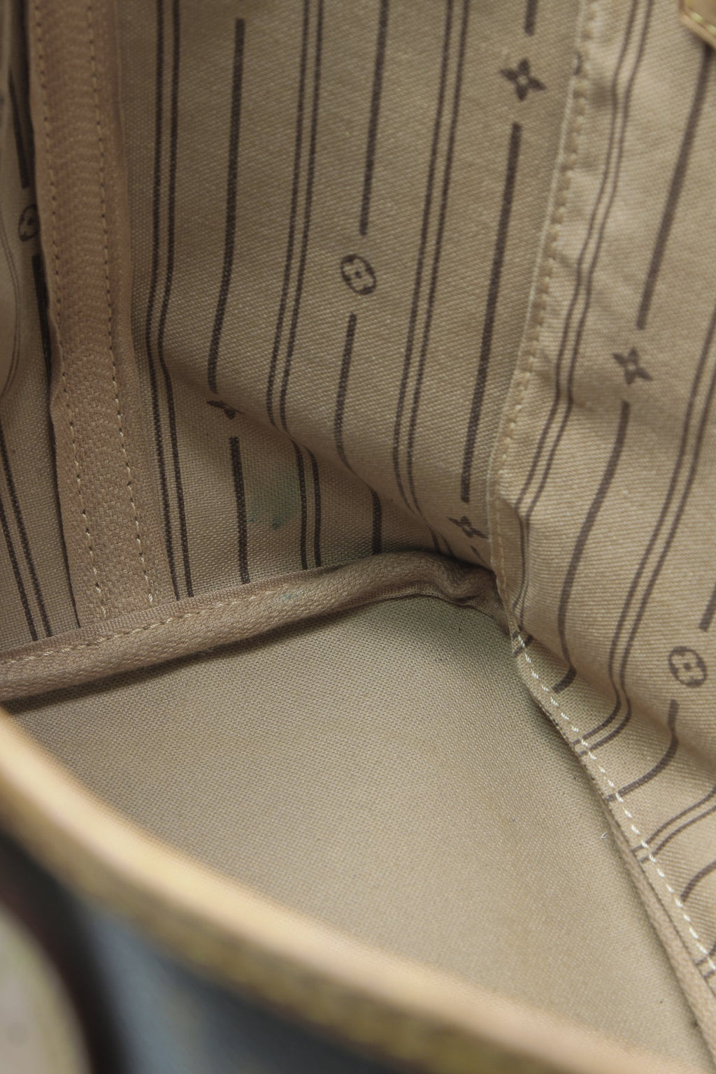 Neverfull MM Tote Bag - Monogram
