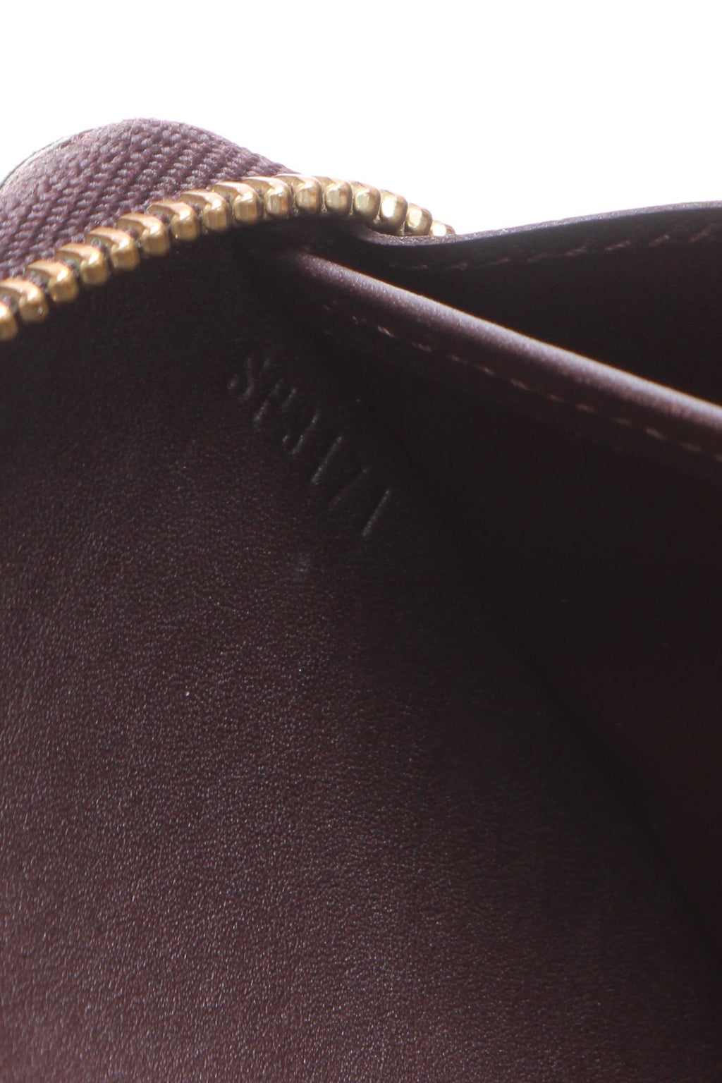 Vernis Zippy Wallet - Amarante