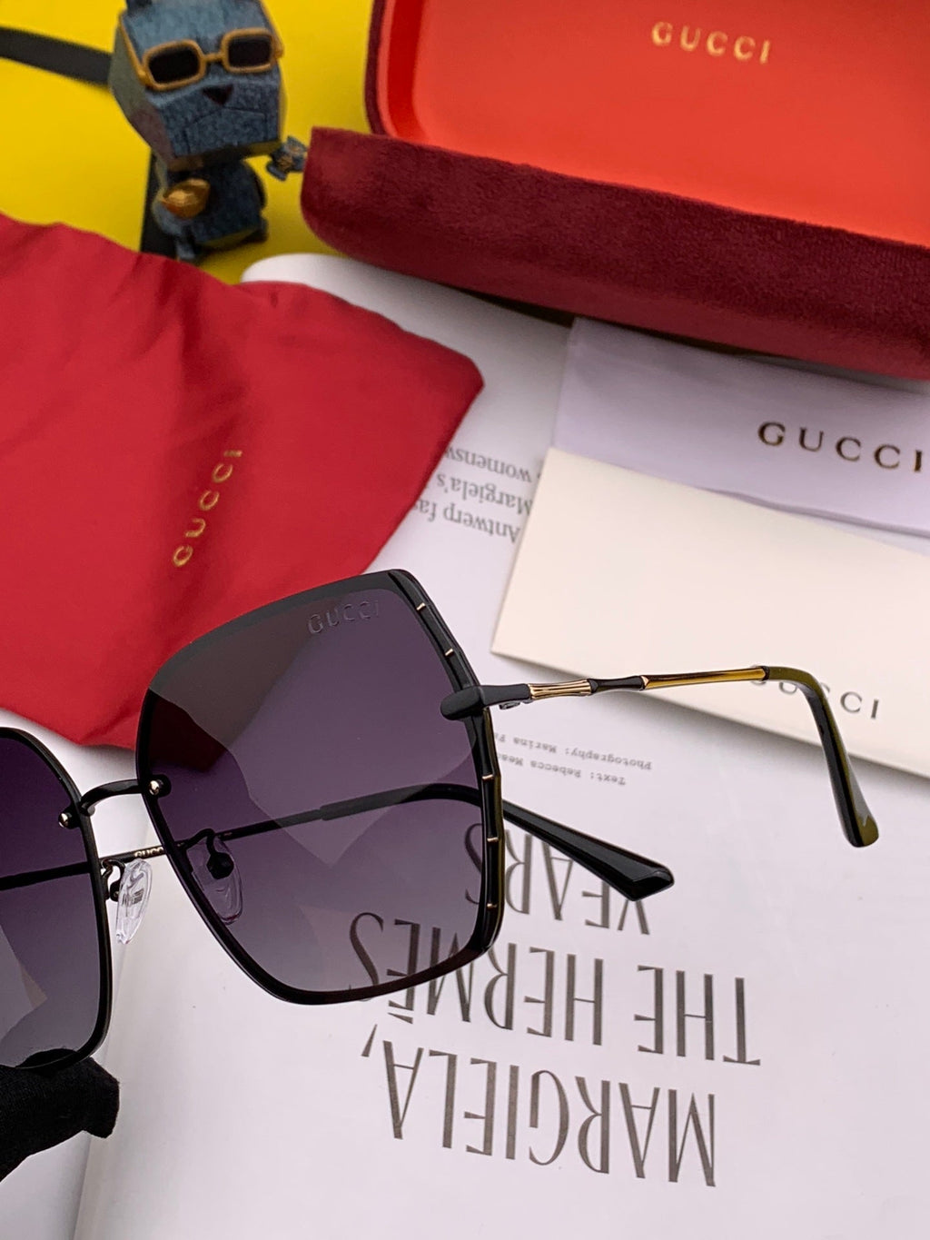 Gucci Oversize Oval-Frame Sunglasses