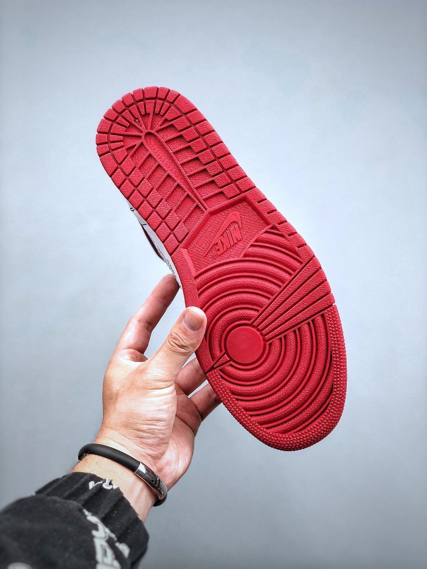 Nike Air Jordan 1 Retro High Off-White Chicago