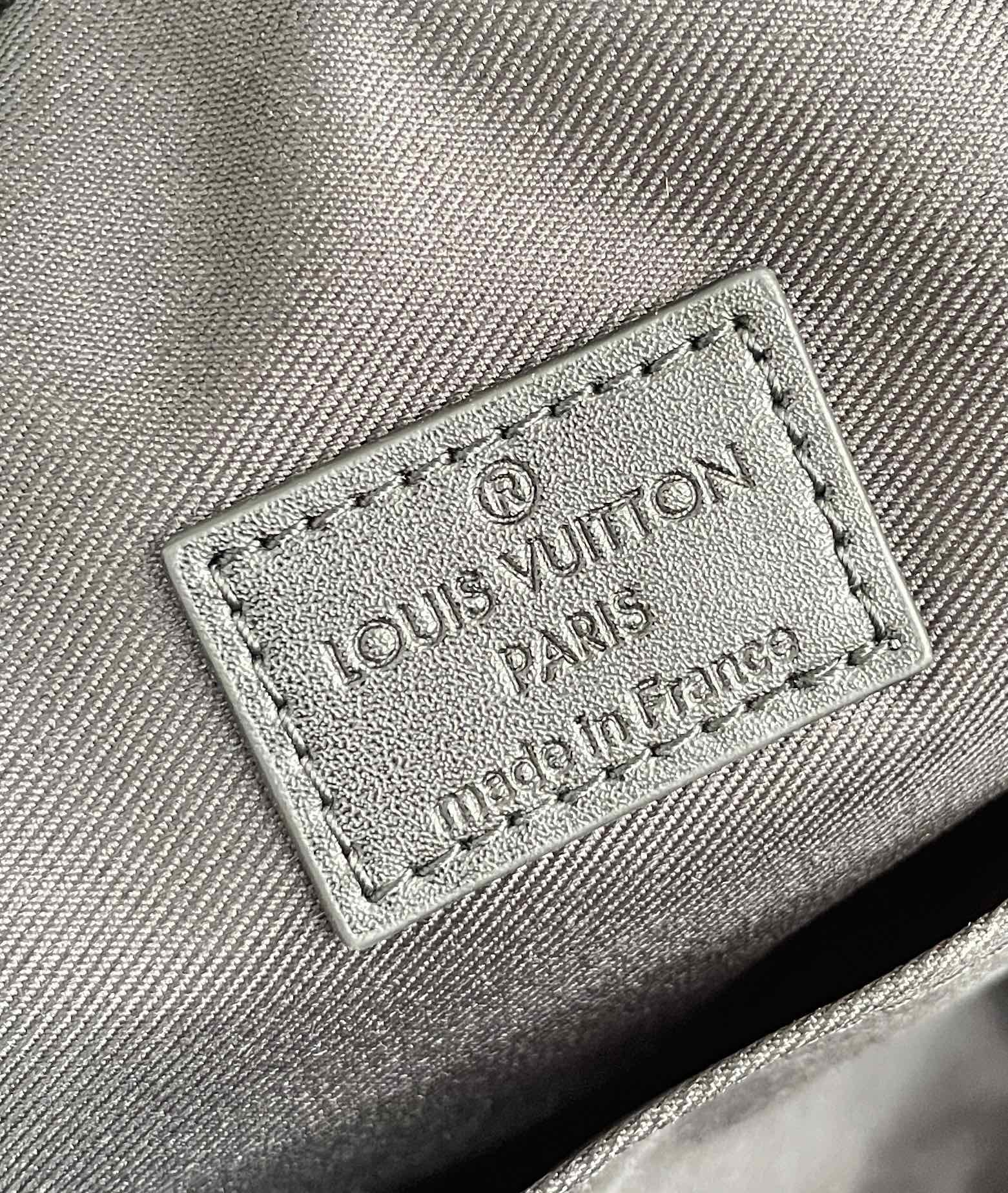 Louis Vuitton Dean Backpack 42cm Brown