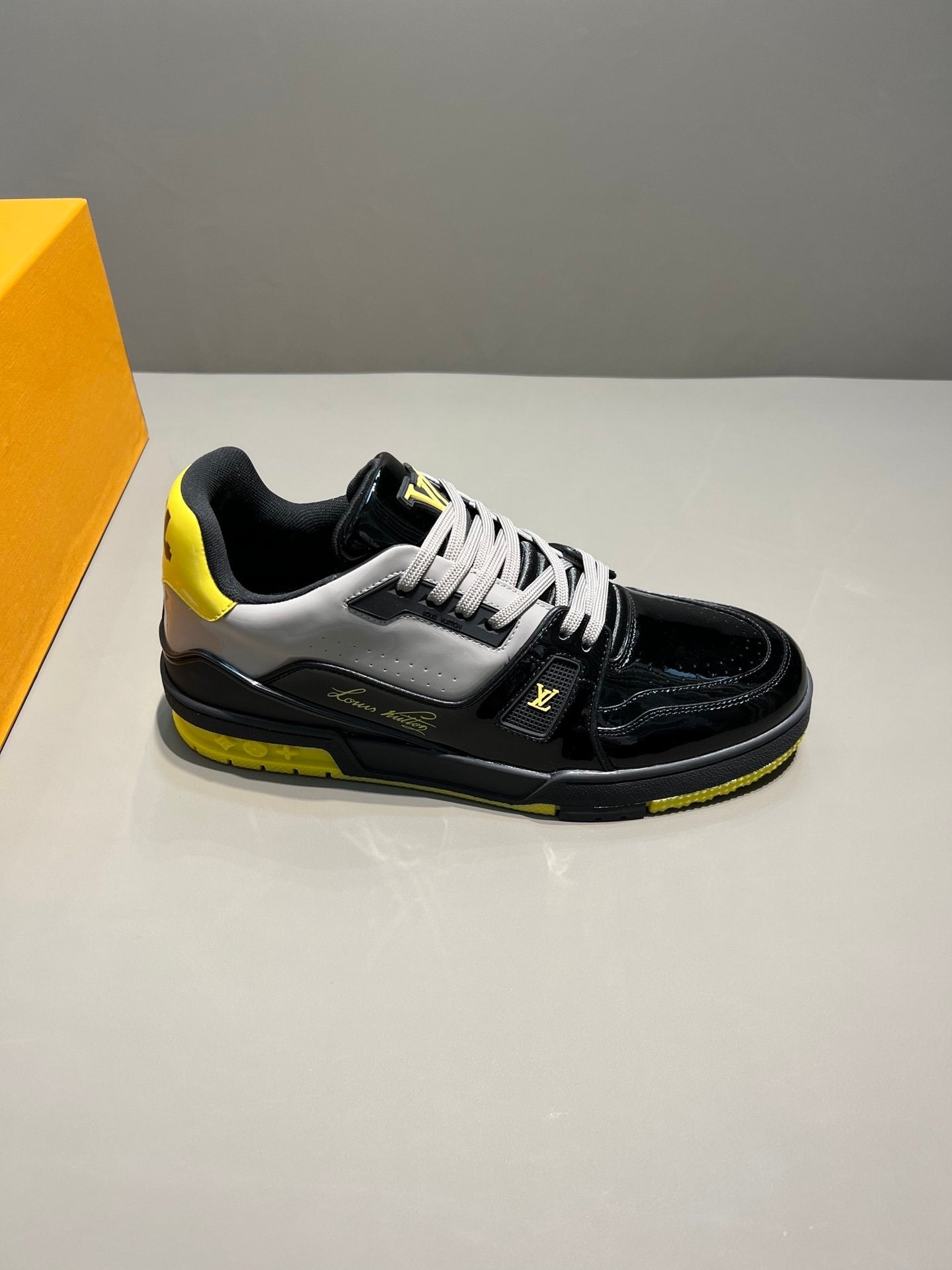 Louis Vuitton Trainer Sneaker