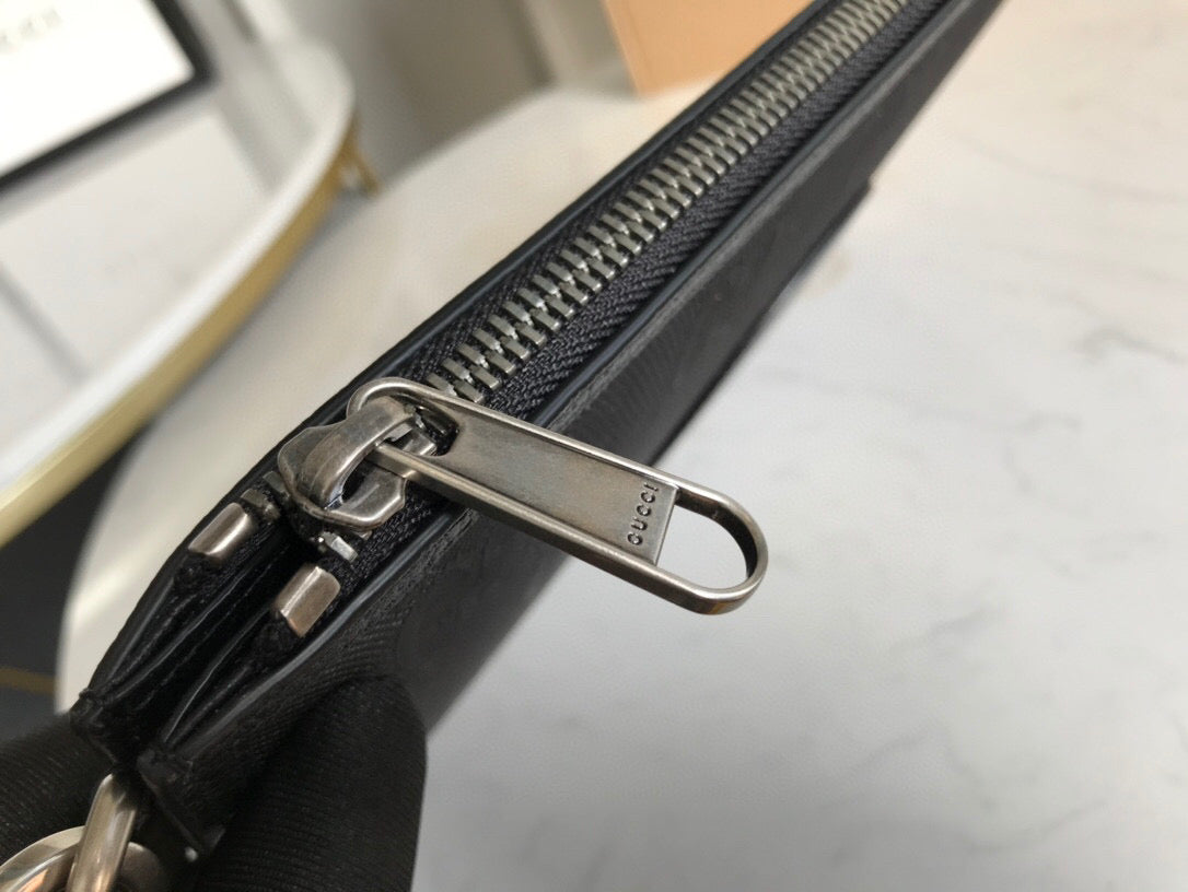 Gucci Off The Grid Pouch 31cm