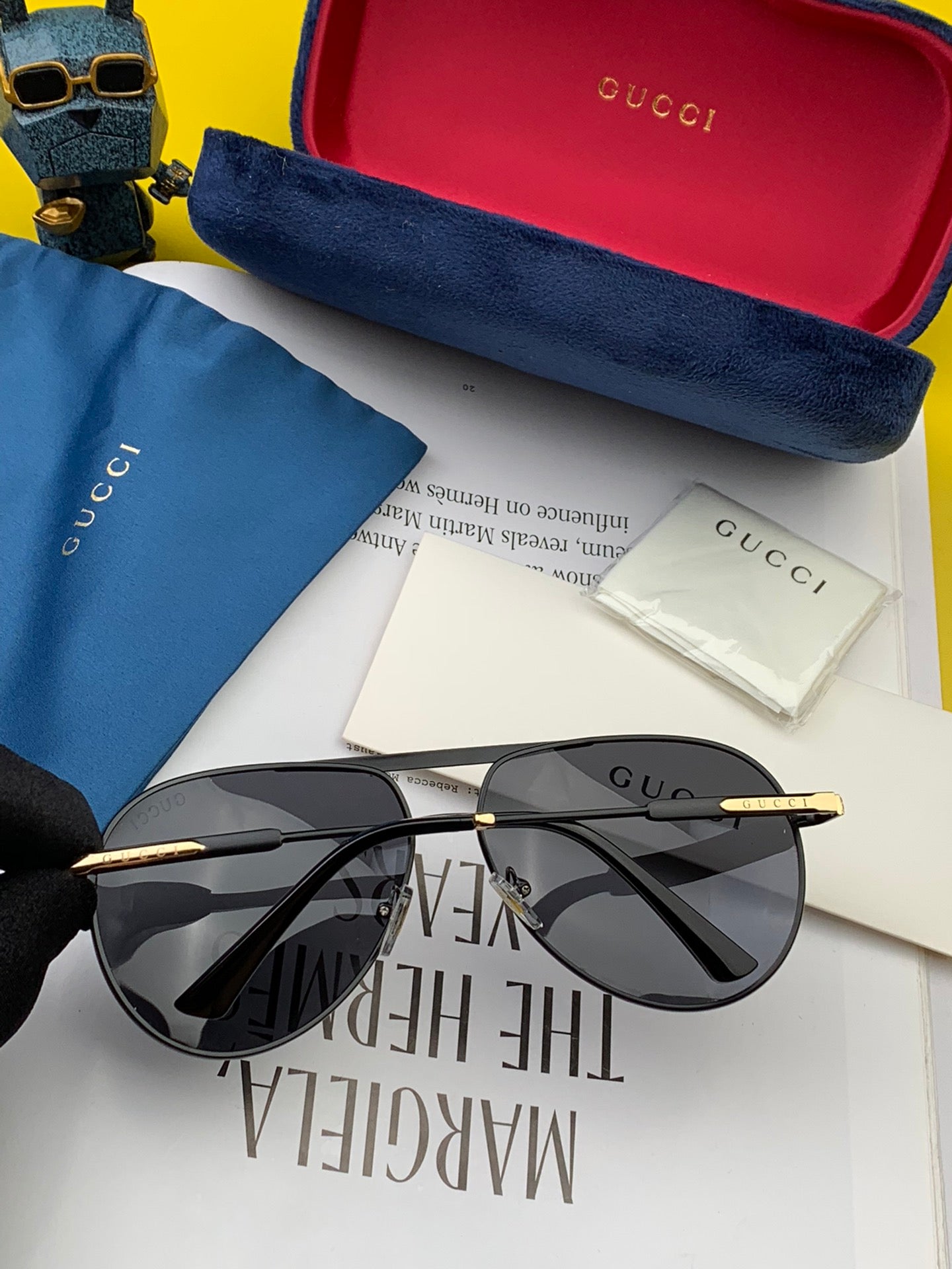 Gucci Navigator Frame Sunglasses