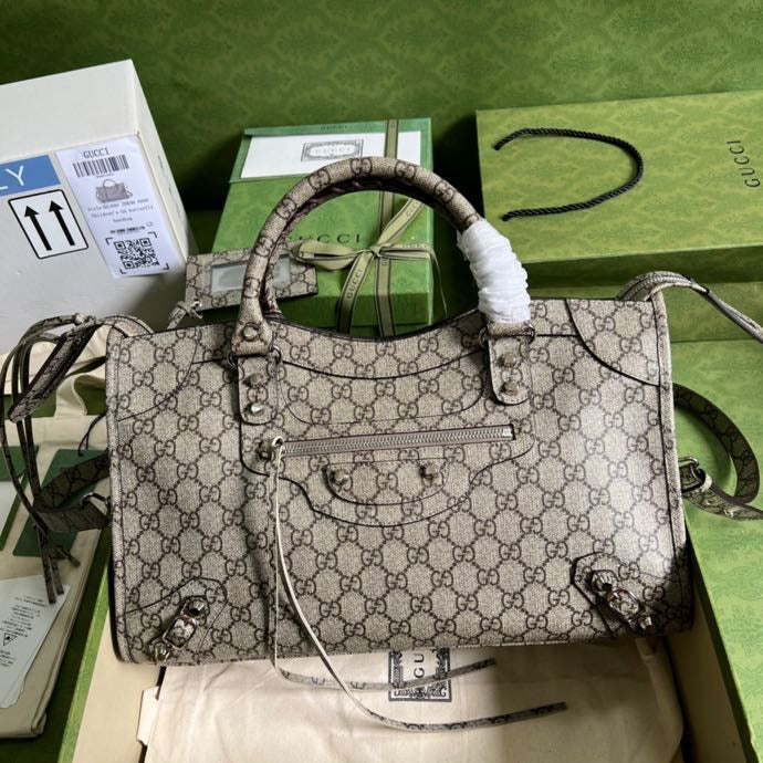 Gucci Luggage 39cm Beige