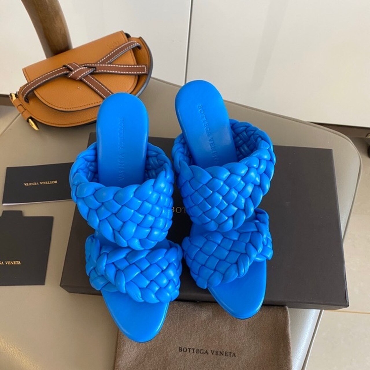 Bottega Veneta Curve Sandals 9.5cm Heel Lambskin Leather Spring/Summer 2020 Collection, Electric Blue