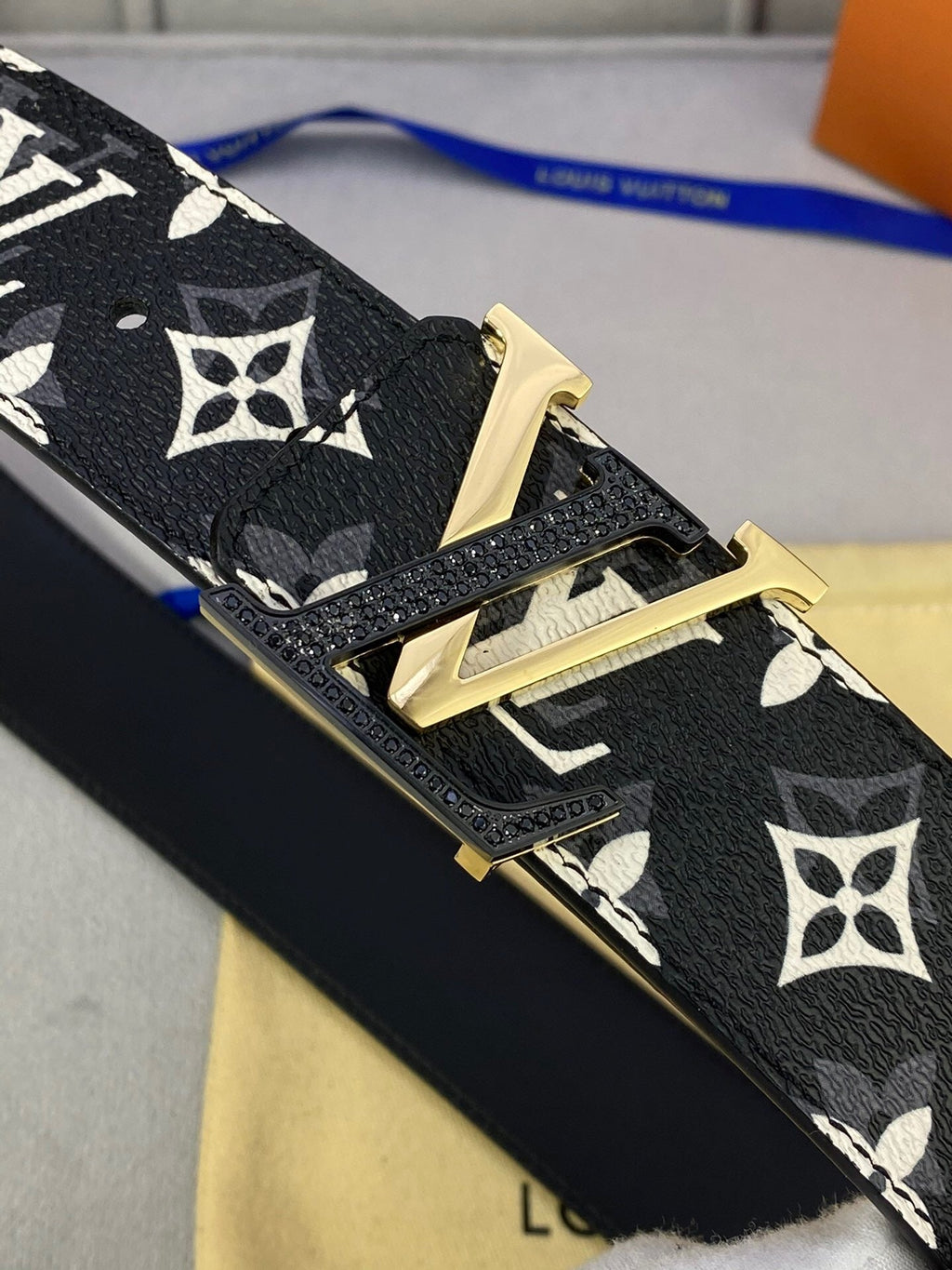 Louis Vuitton Initiales Reversible