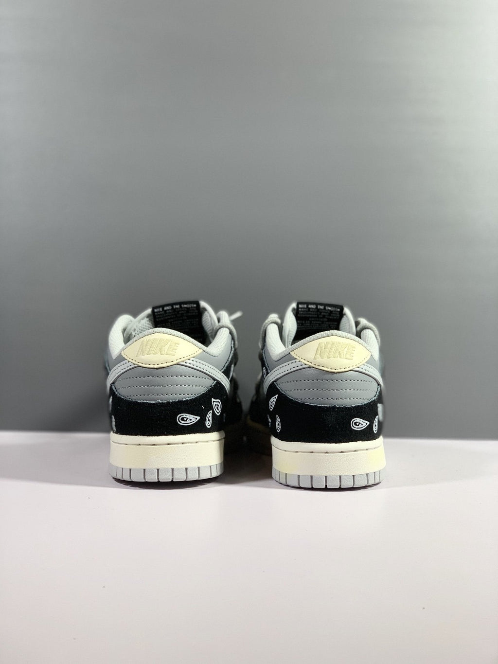 Nike SB Dunk Low Top