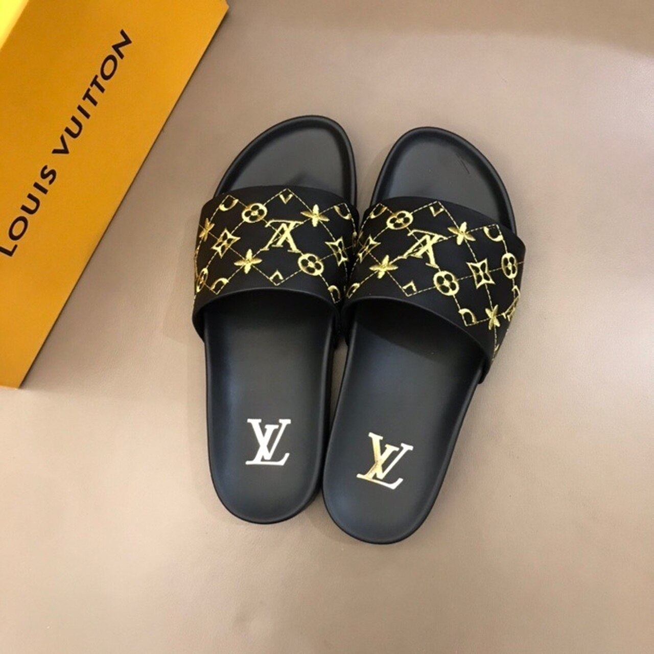 Louis Vuitton Mens Sandals Monogram Canvas Spring/Summer Collection Black/Yellow
