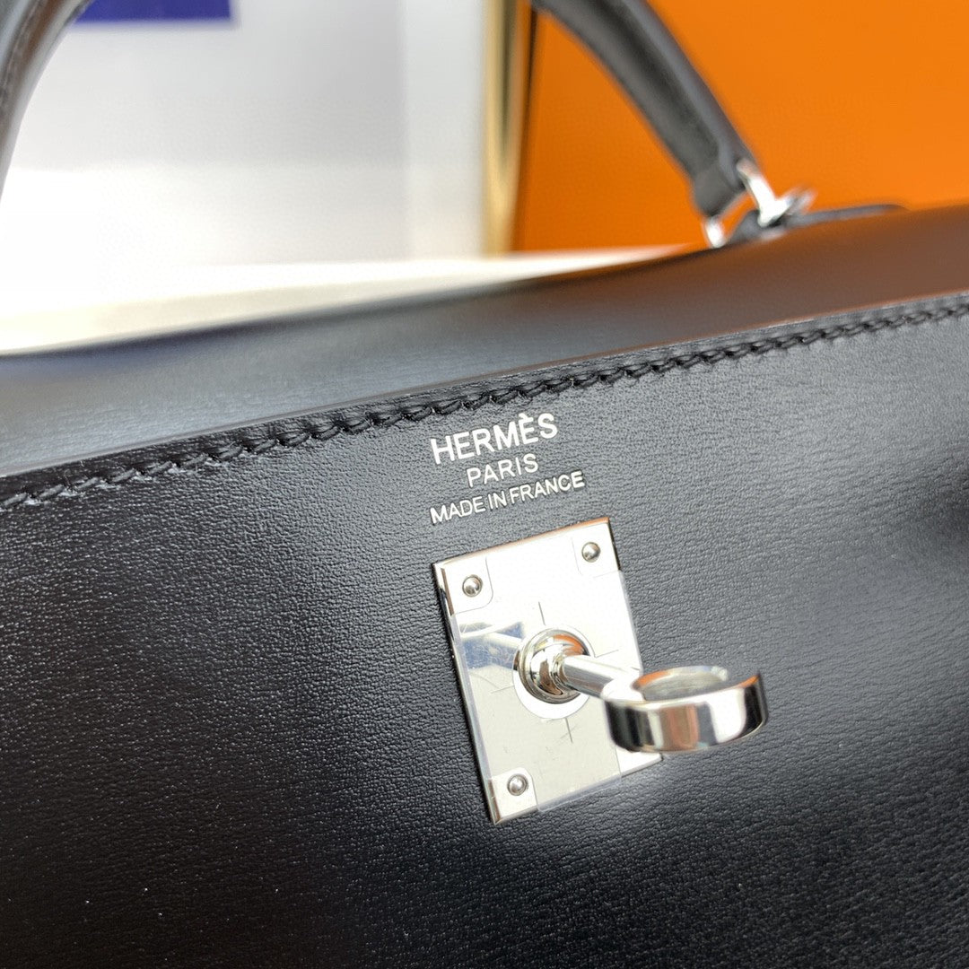 Hermes Kelly 25 Epsom Silver Hardware Black