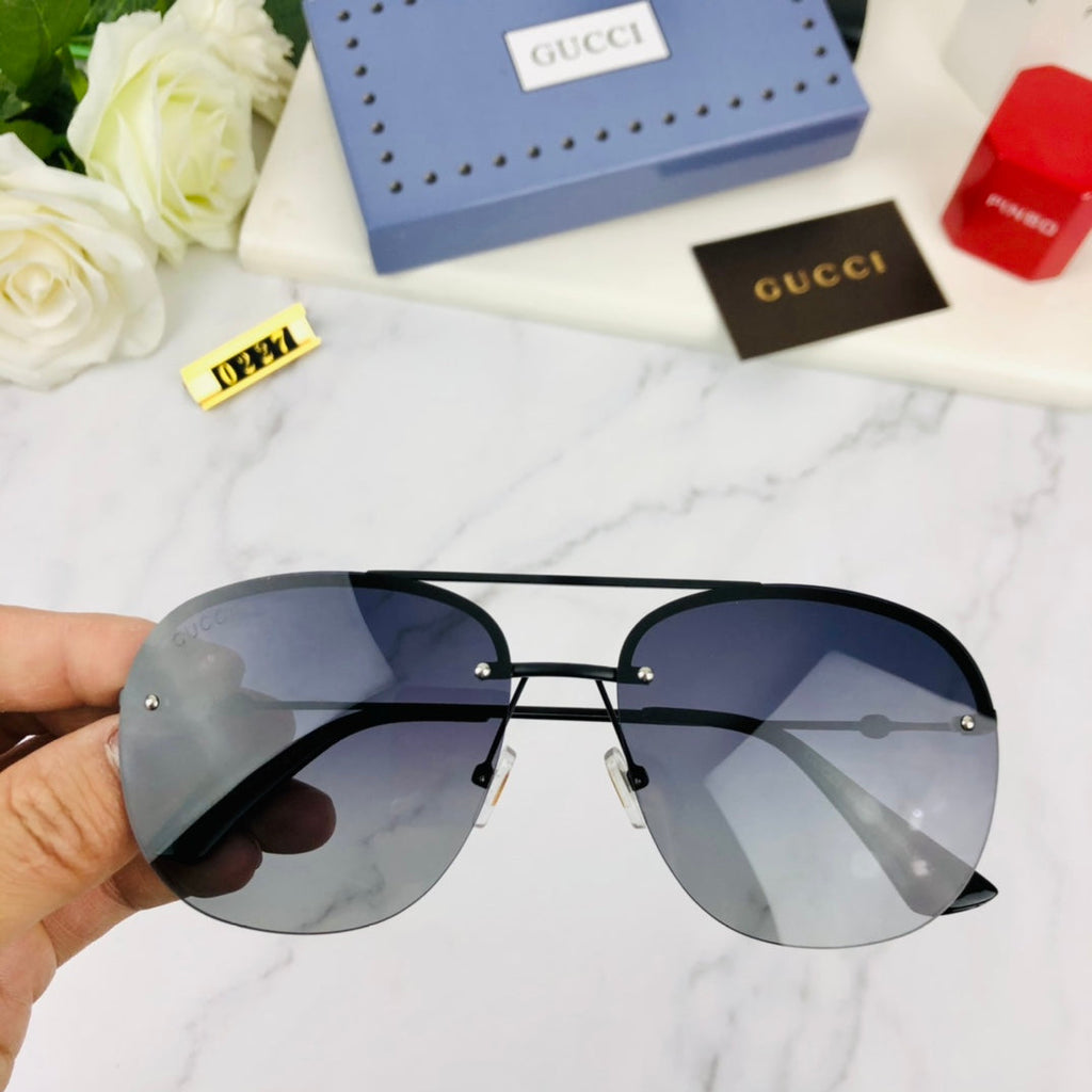 Gucci Navigator Frame Sunglasses