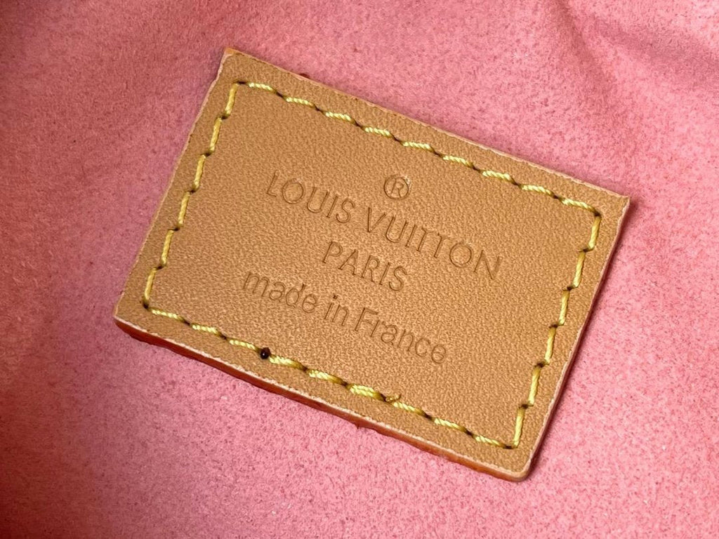 Louis Vuitton M81098 Loop 24cm Pink
