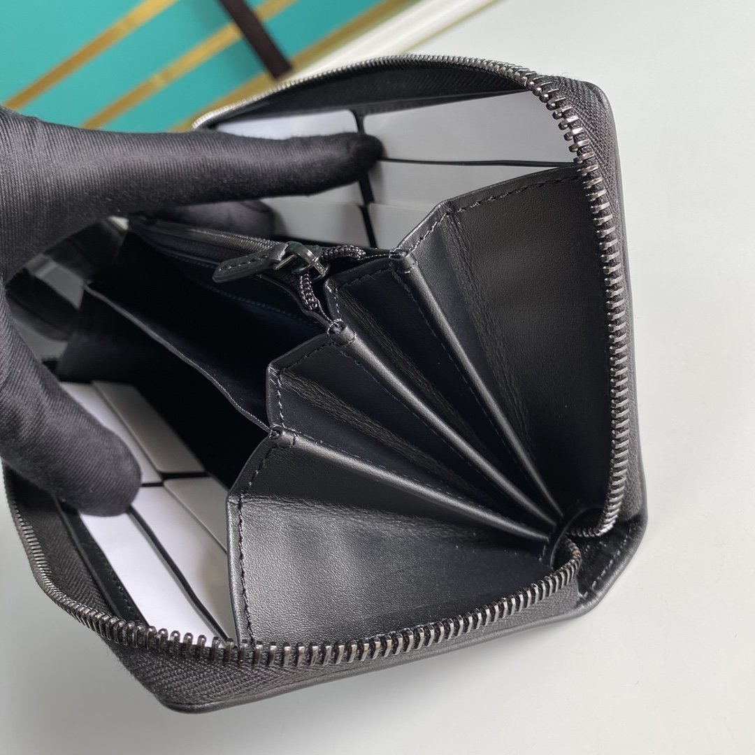 Gucci Black Zip Around Wallet 19cm