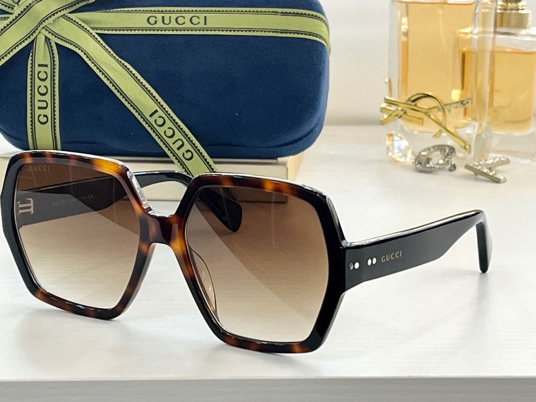 Gucci Square Frame Sunglasses