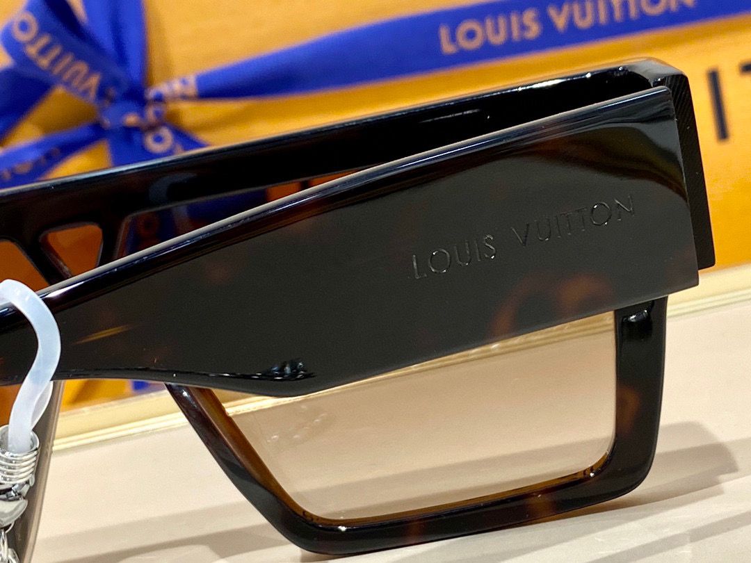Louis Vuitton Grease Mask Sunglasses